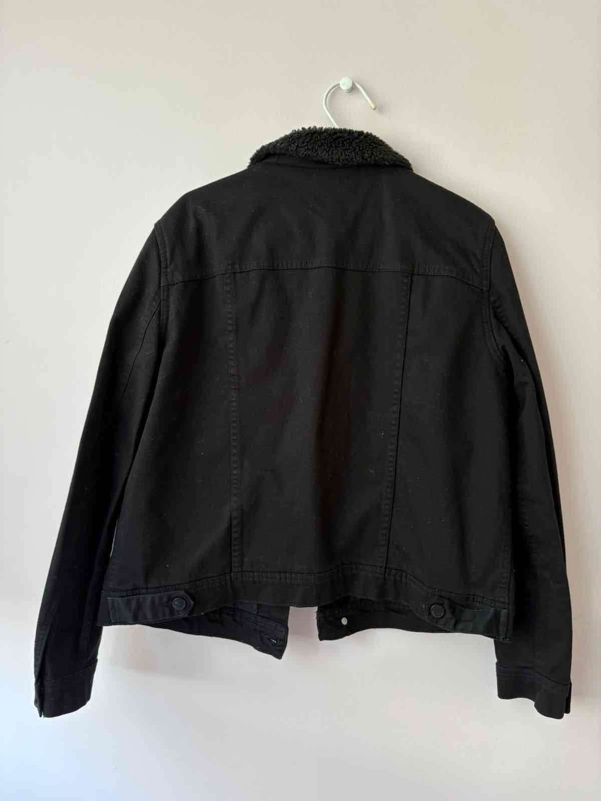 Chaqueta negra con felpa Mango L - miniatura 2