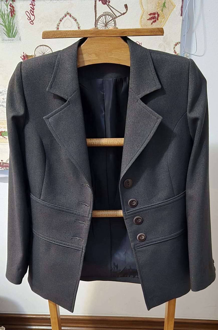 Blazer gris oscuro formal - 1