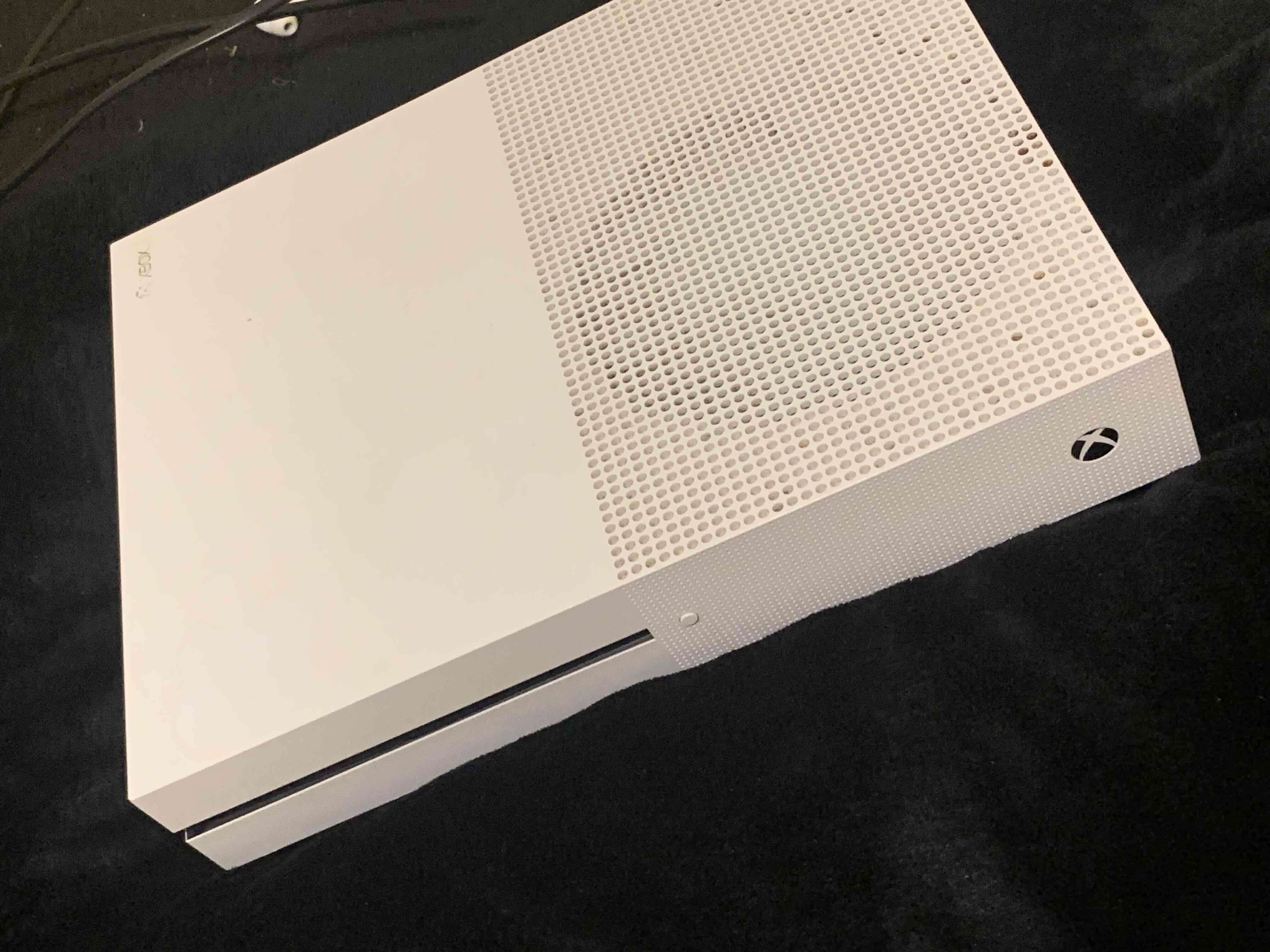 Consola Xbox One S usada - miniatura 2