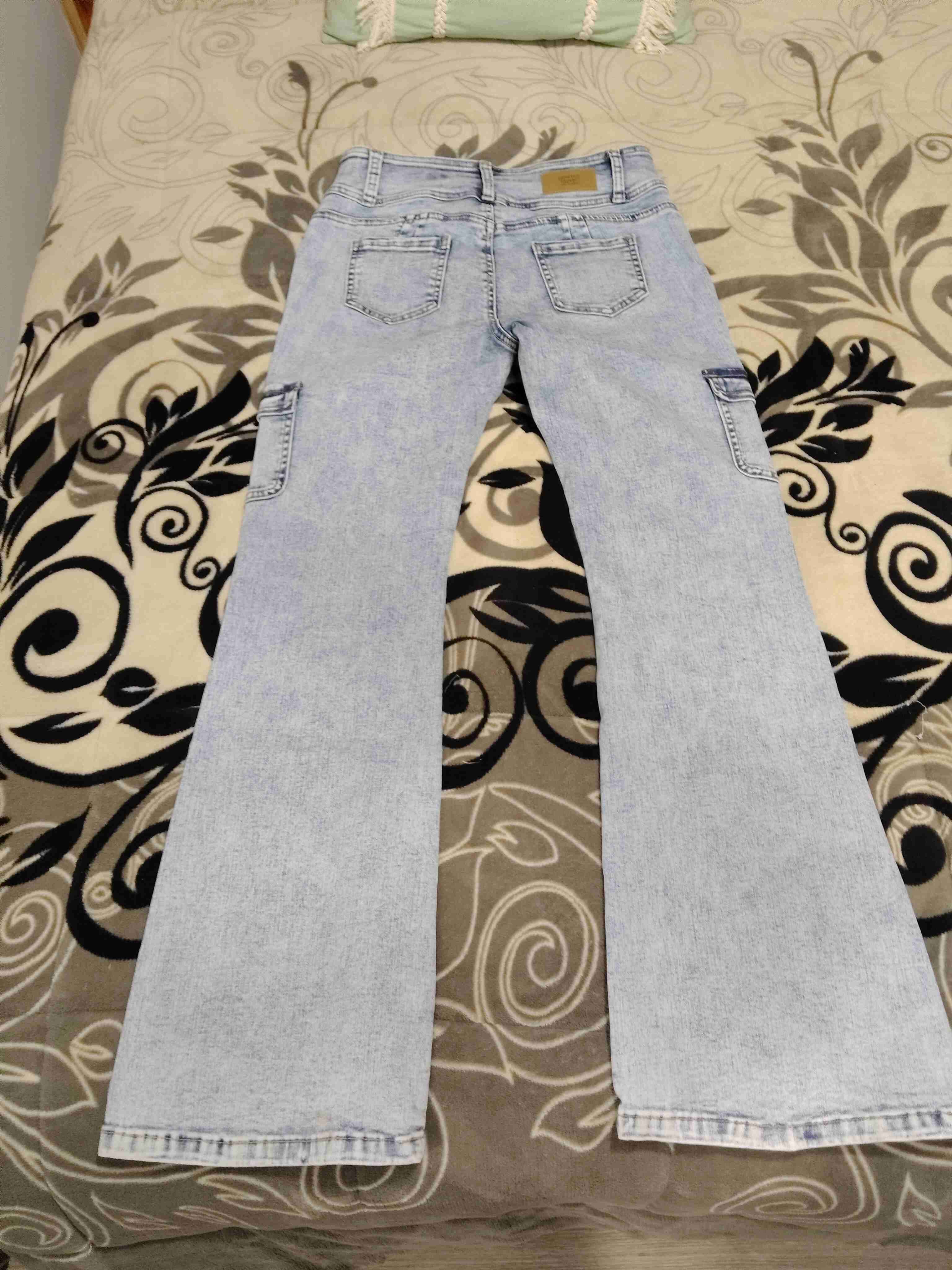 Jeans azul claro estilo cargo - miniatura 2