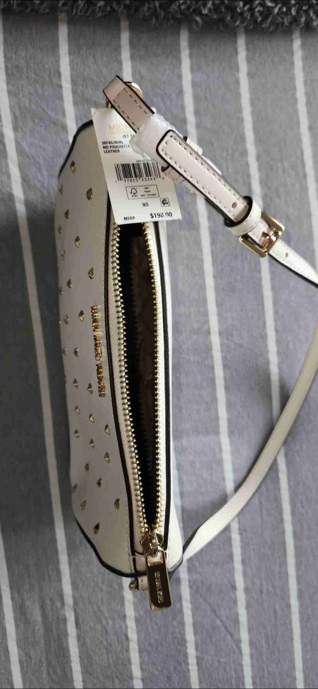 Cartera Michael Kors blanca con tachas NUEVA - 2