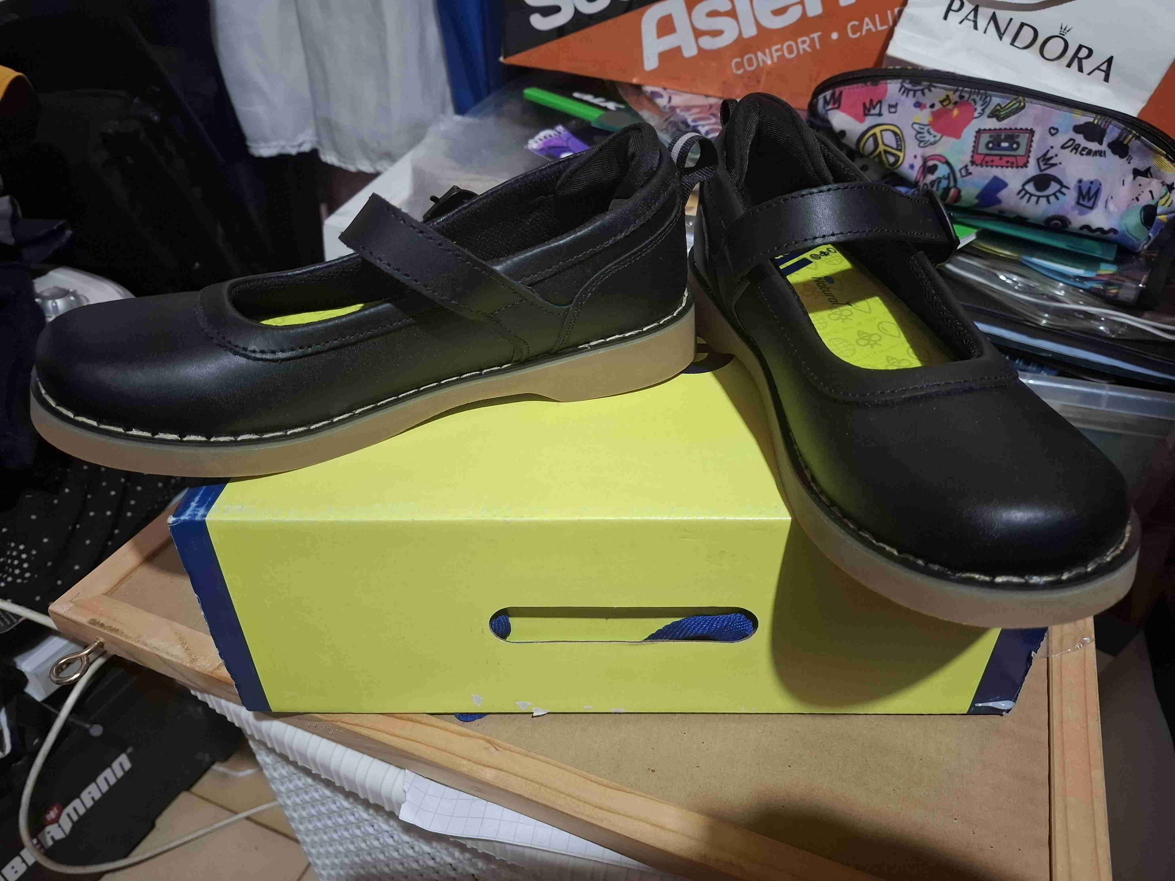 Zapatos escolares negros con corrwa - 1