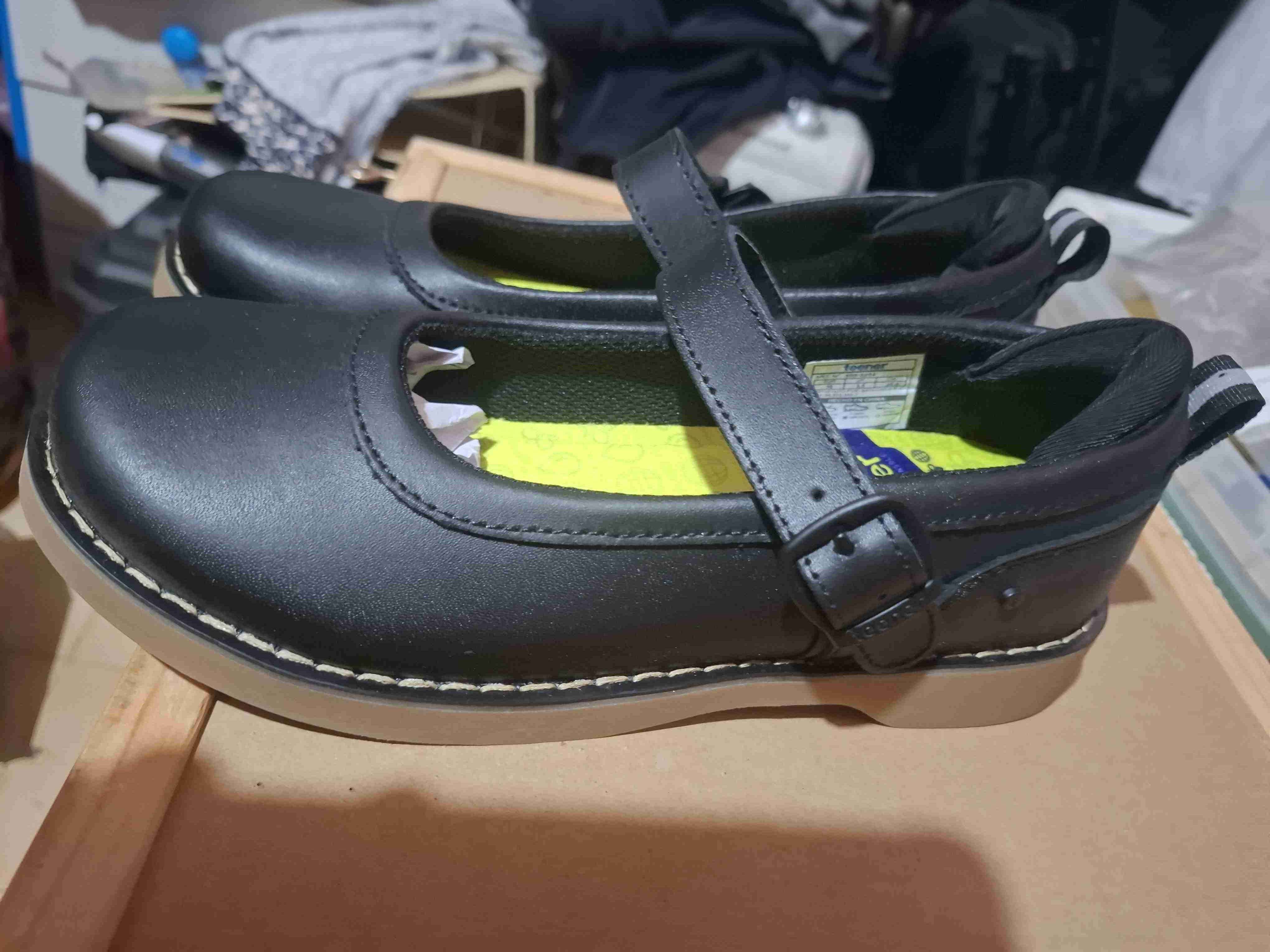 Zapatos escolares negros con corrwa - 2