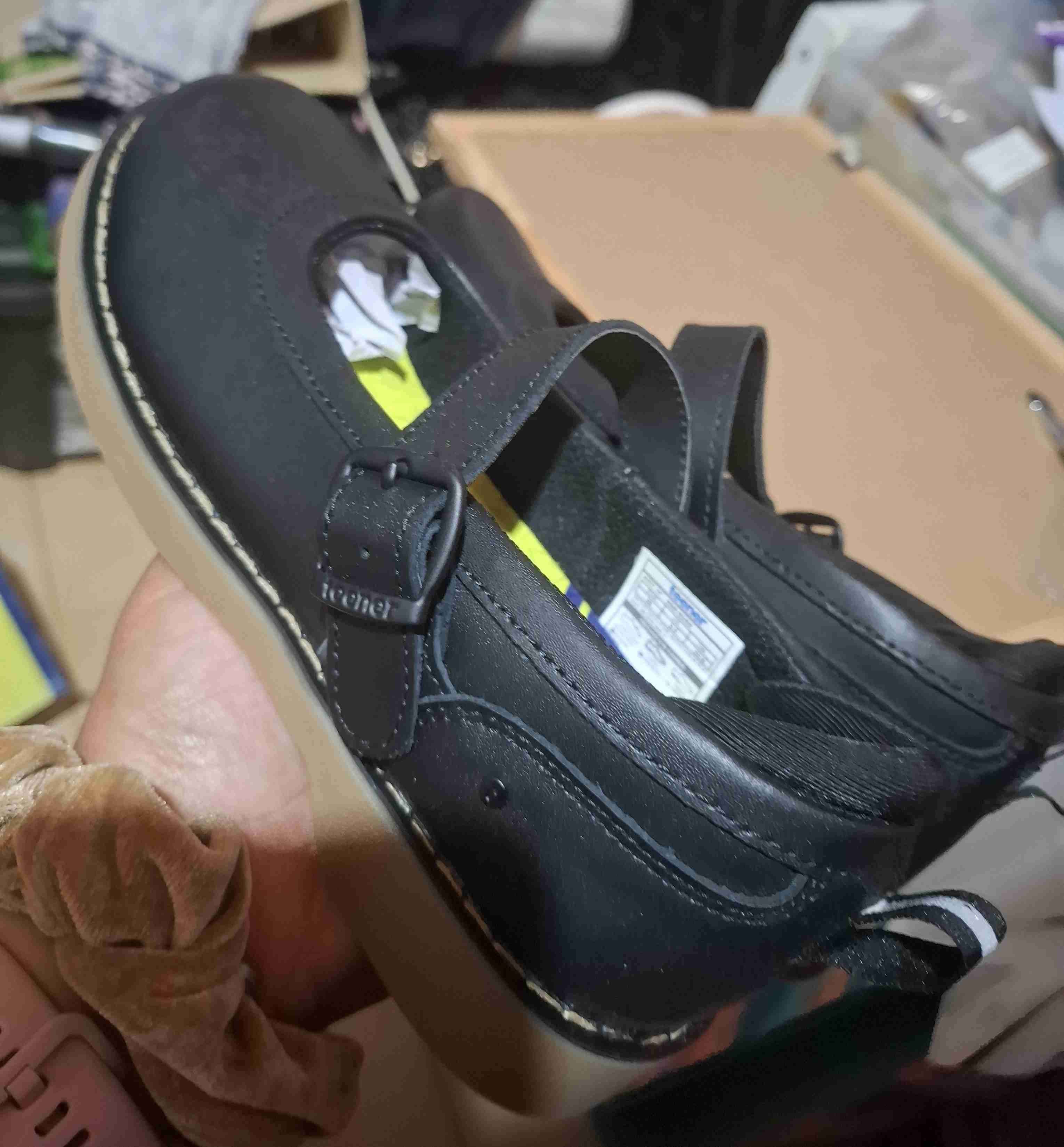 Zapatos escolares negros con corrwa - 4