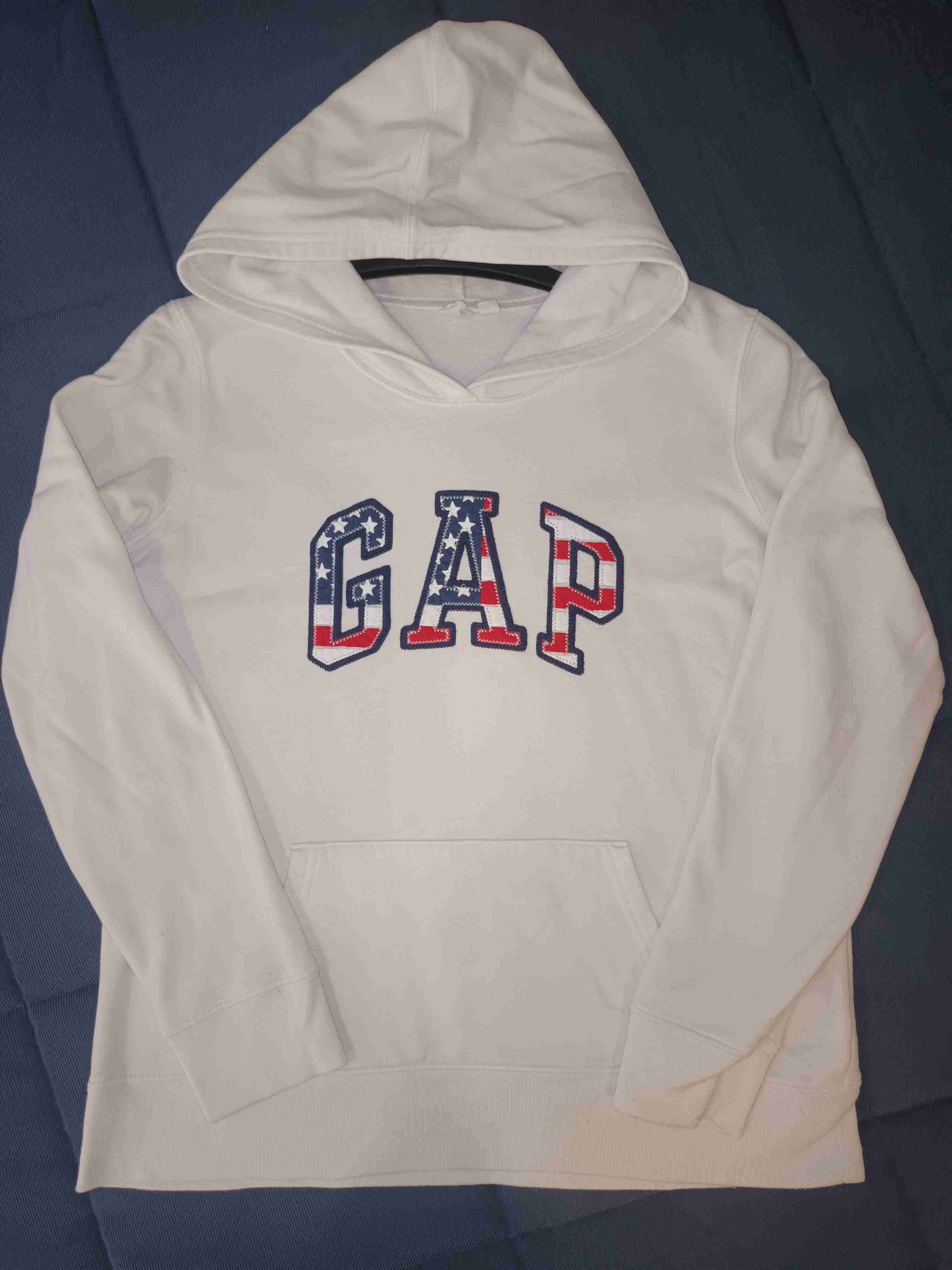 Polerón blanco con capucha GAP