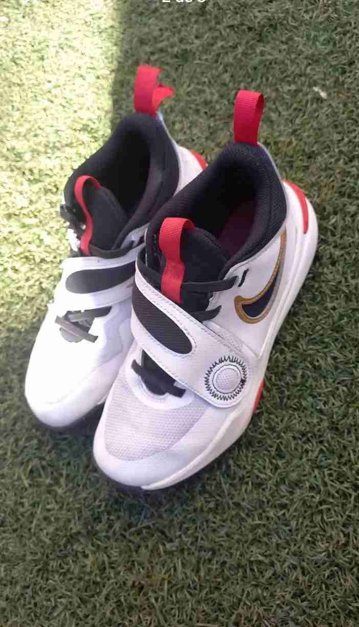 Zapatillas deportivas blancas y negras - miniatura 2