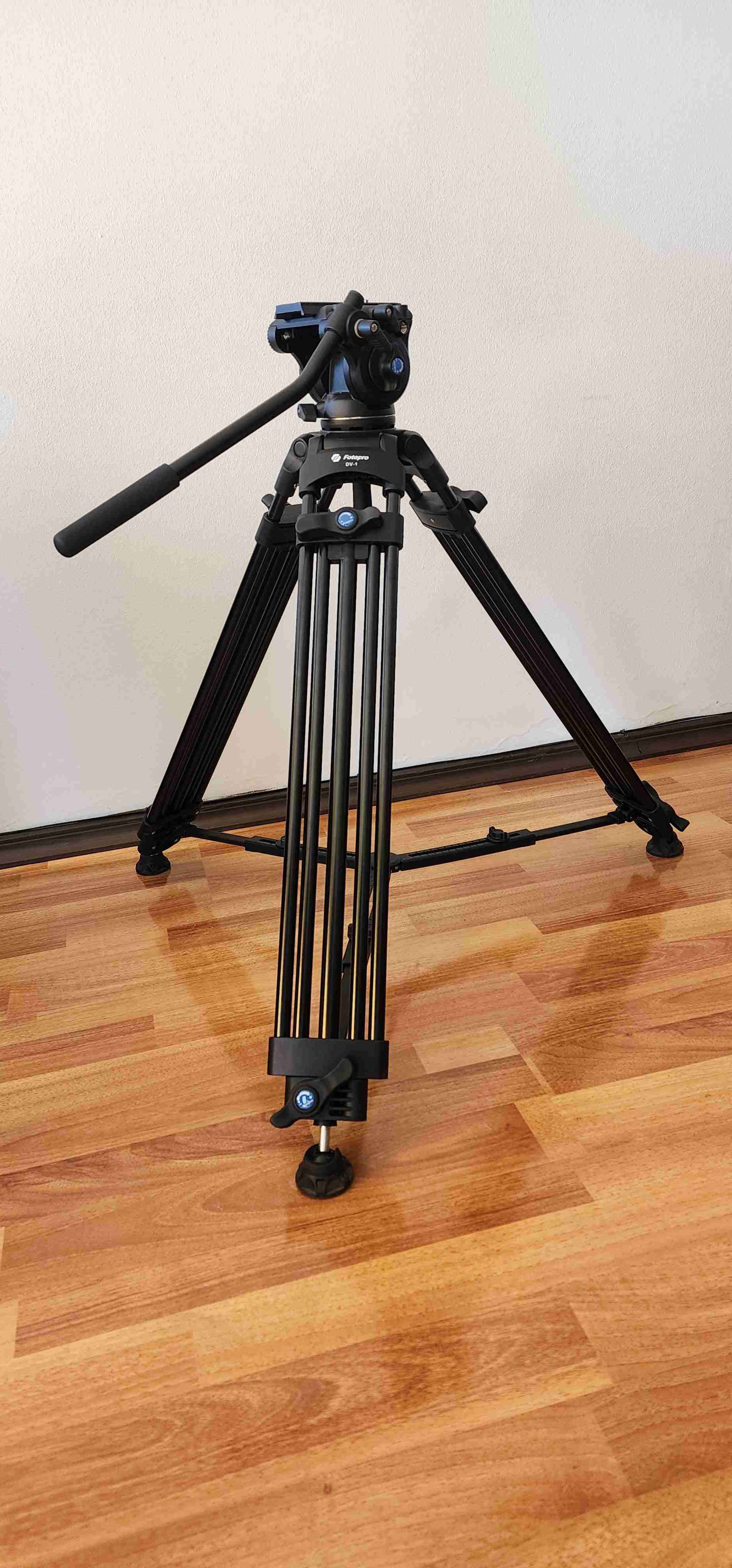 Trípode Fotopro DV-1 robusto - 3