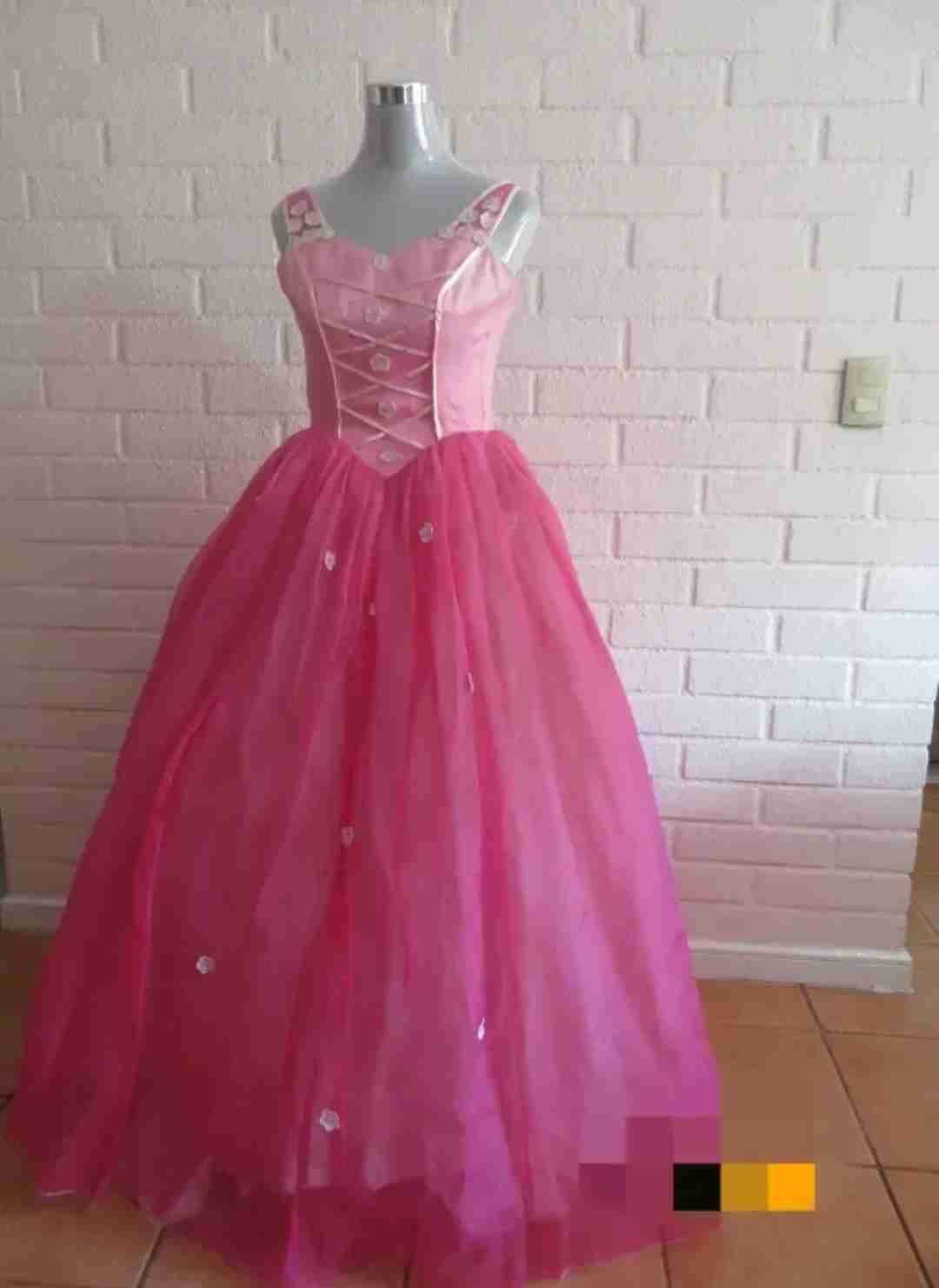 Vestido de fiesta rosa elegante - 3