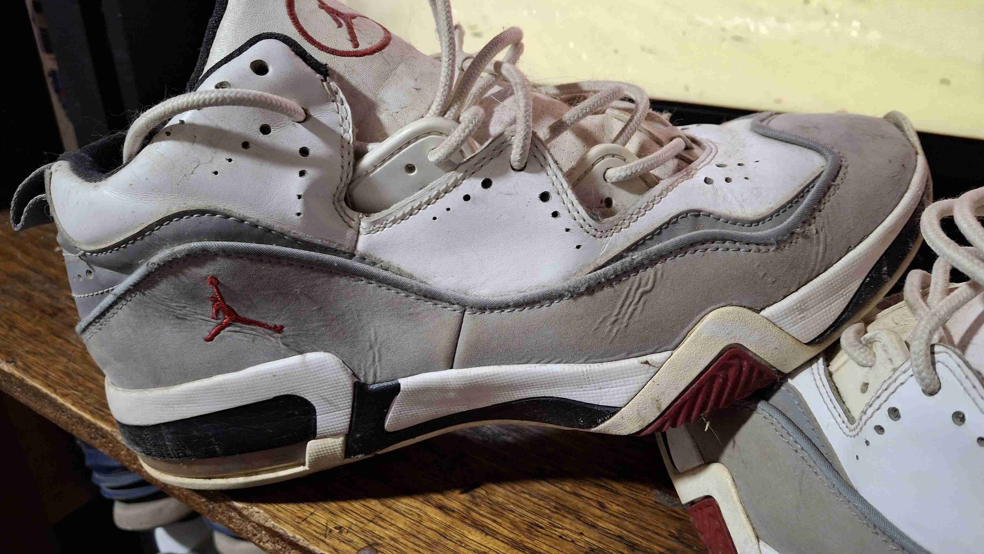 Zapatillas blancas con gris JORDAN - 2