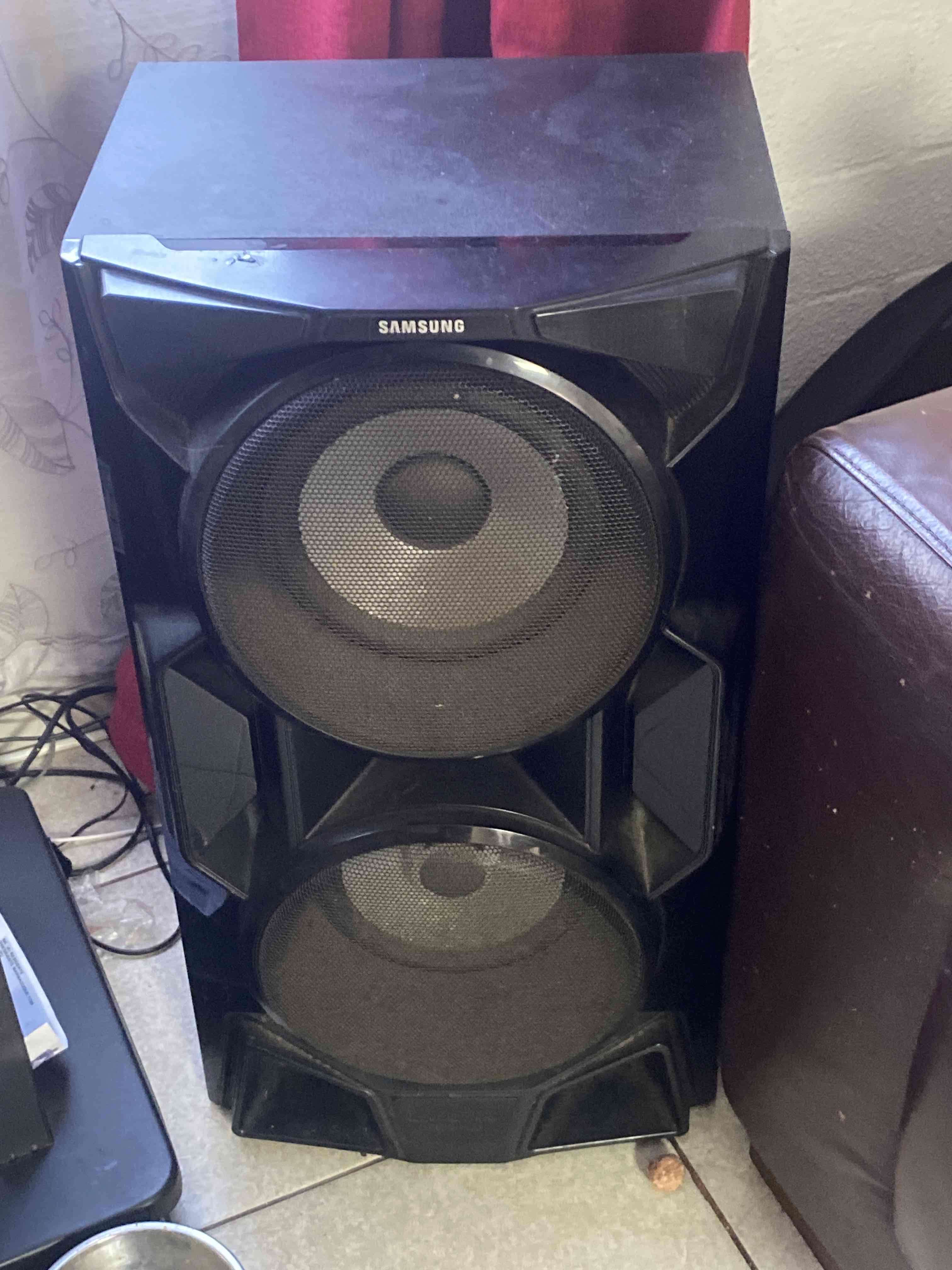 Parlante Samsung grande - miniatura 1