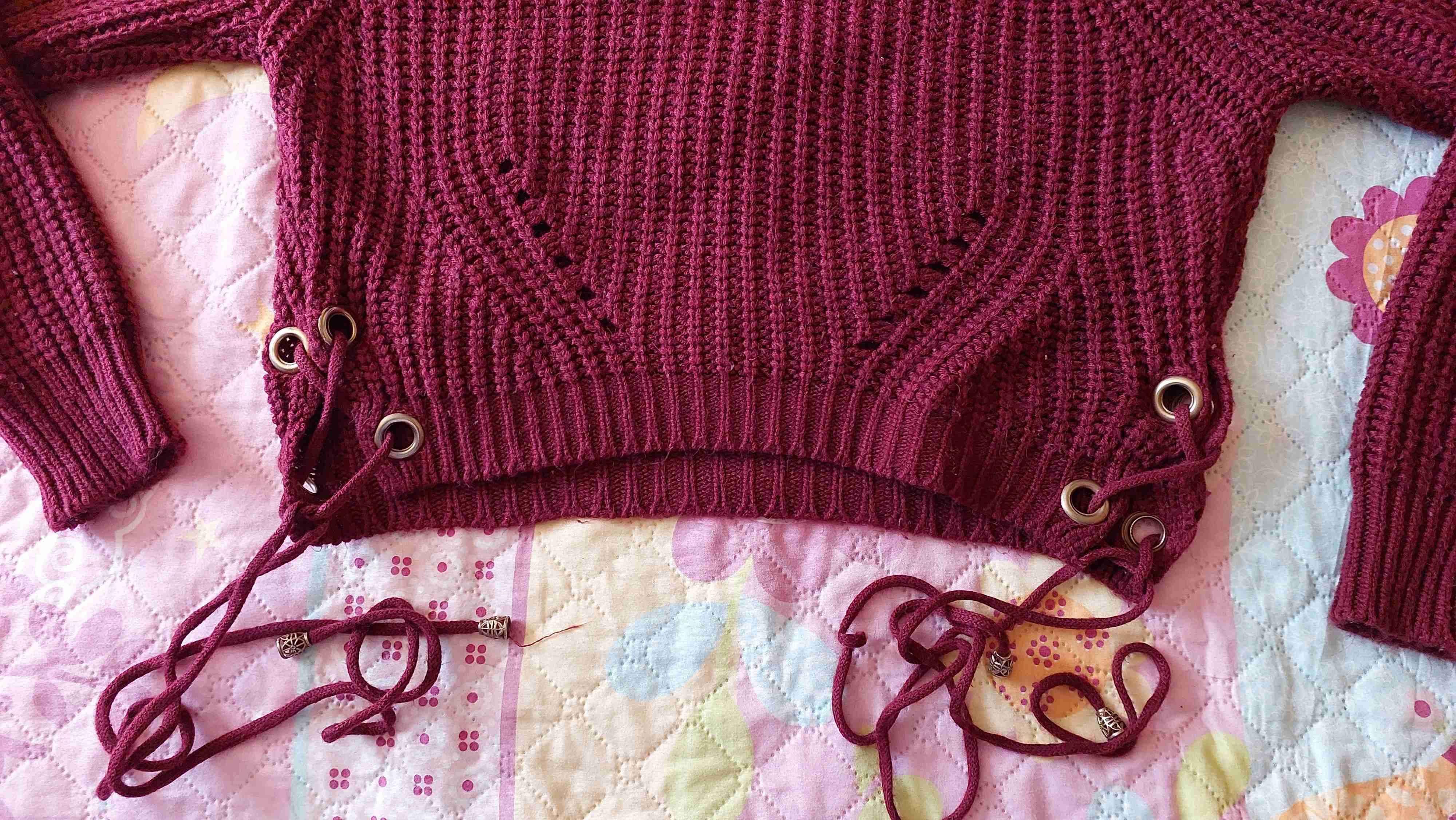 Sweater crop burdeo con lazos sm - miniatura 2