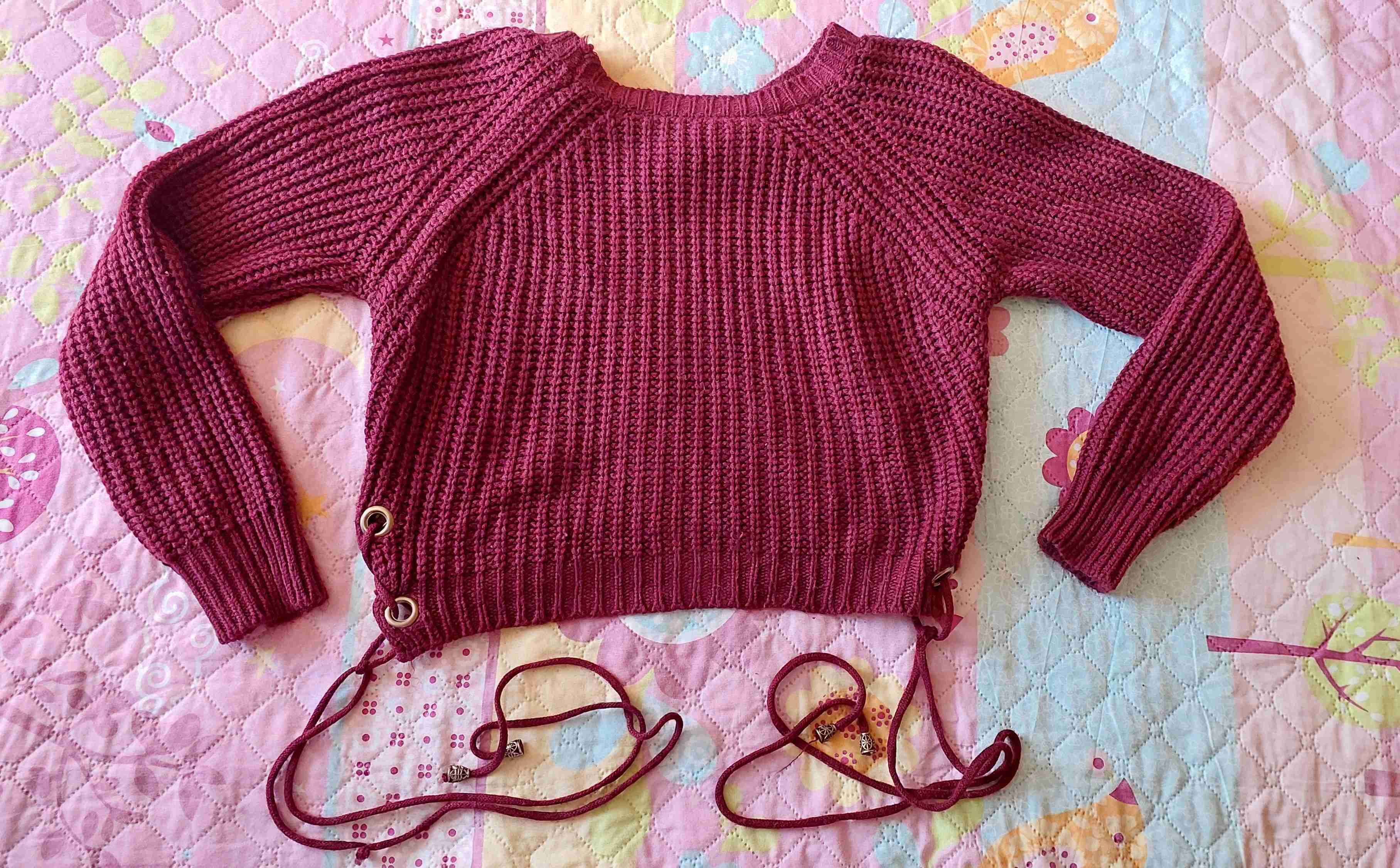 Sweater crop burdeo con lazos sm - miniatura 3