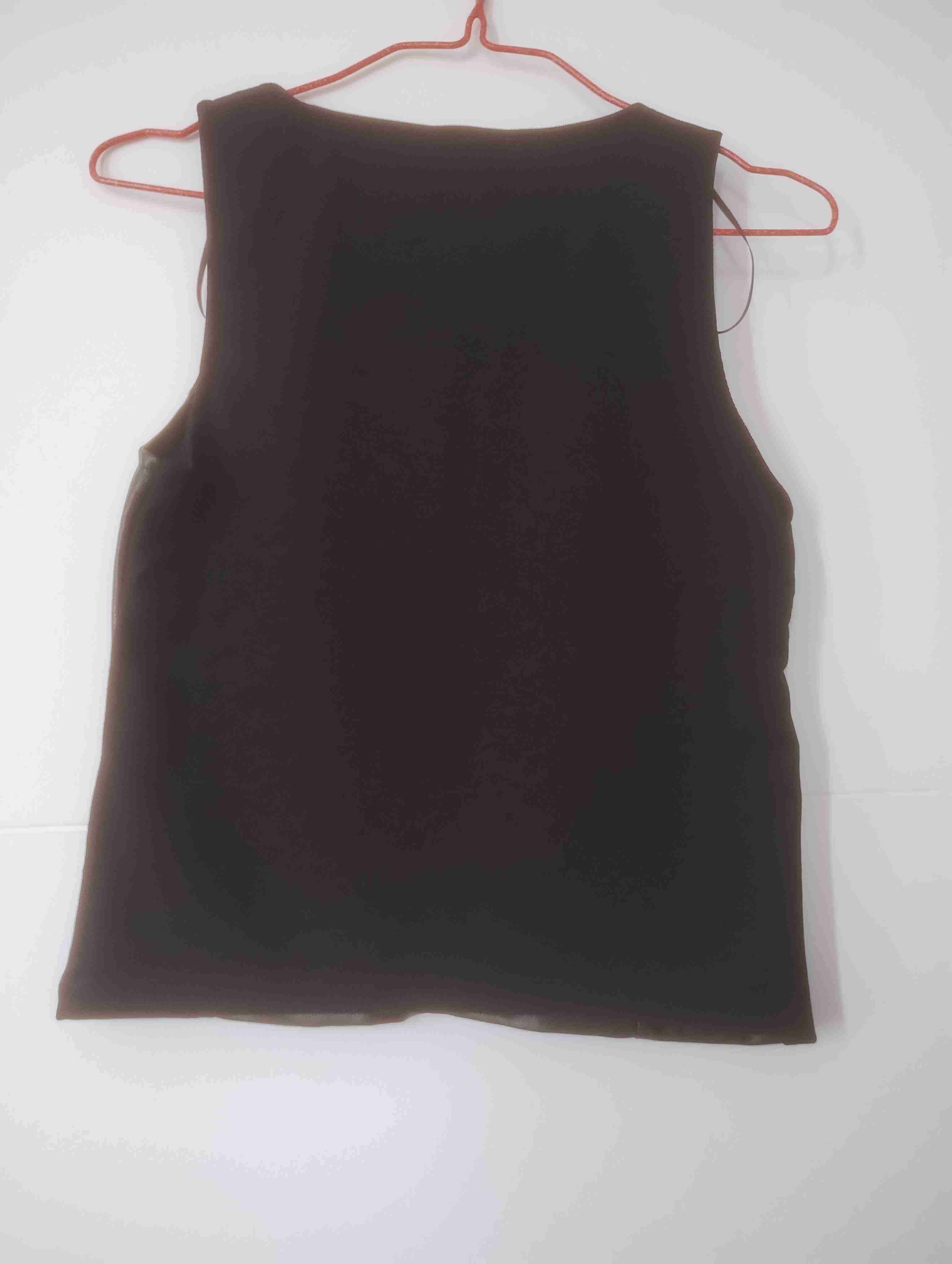 Blusa negra con detalles de cuero - miniatura 3