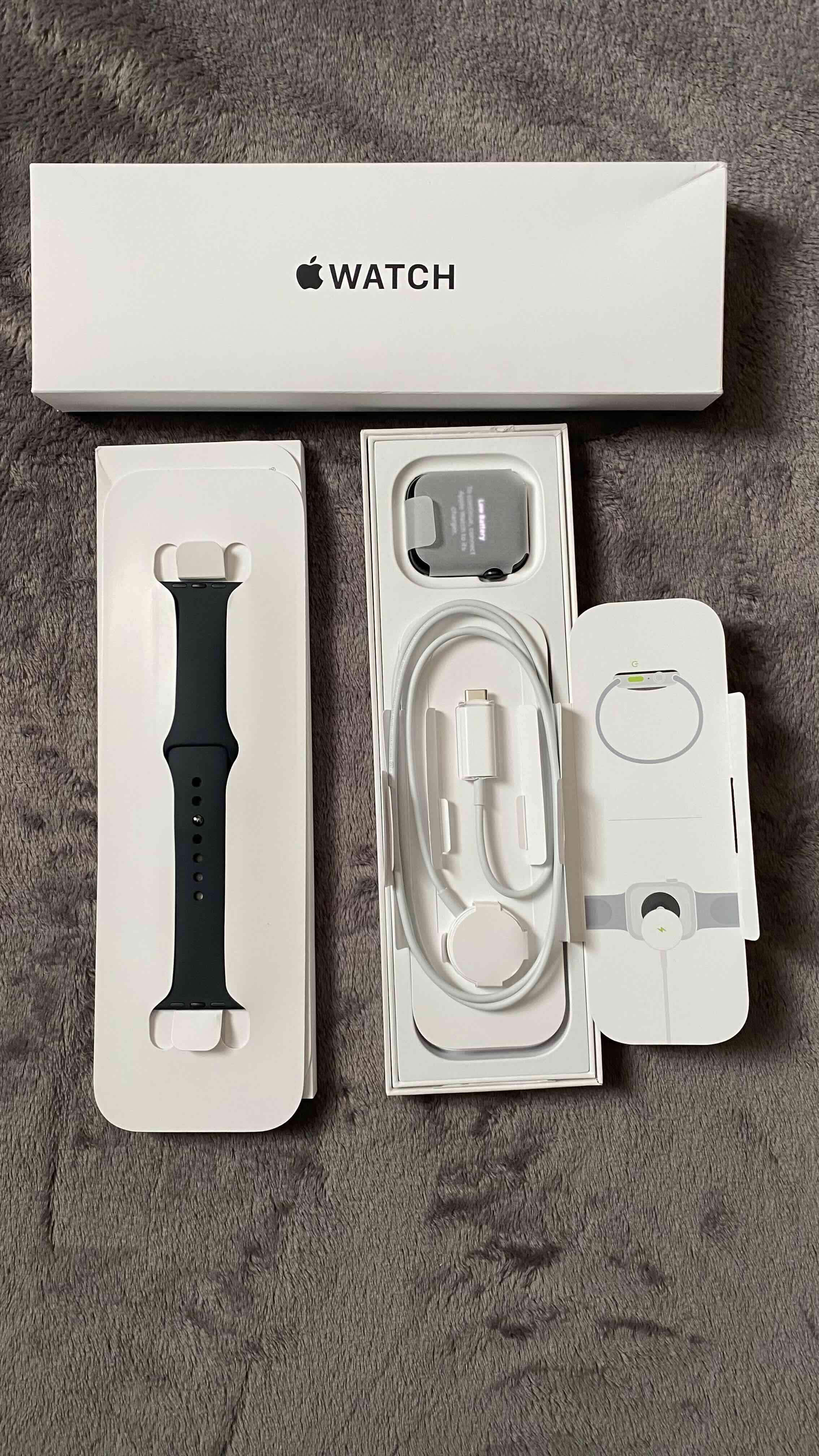 Smartwatch con cargador y correa - miniatura 2