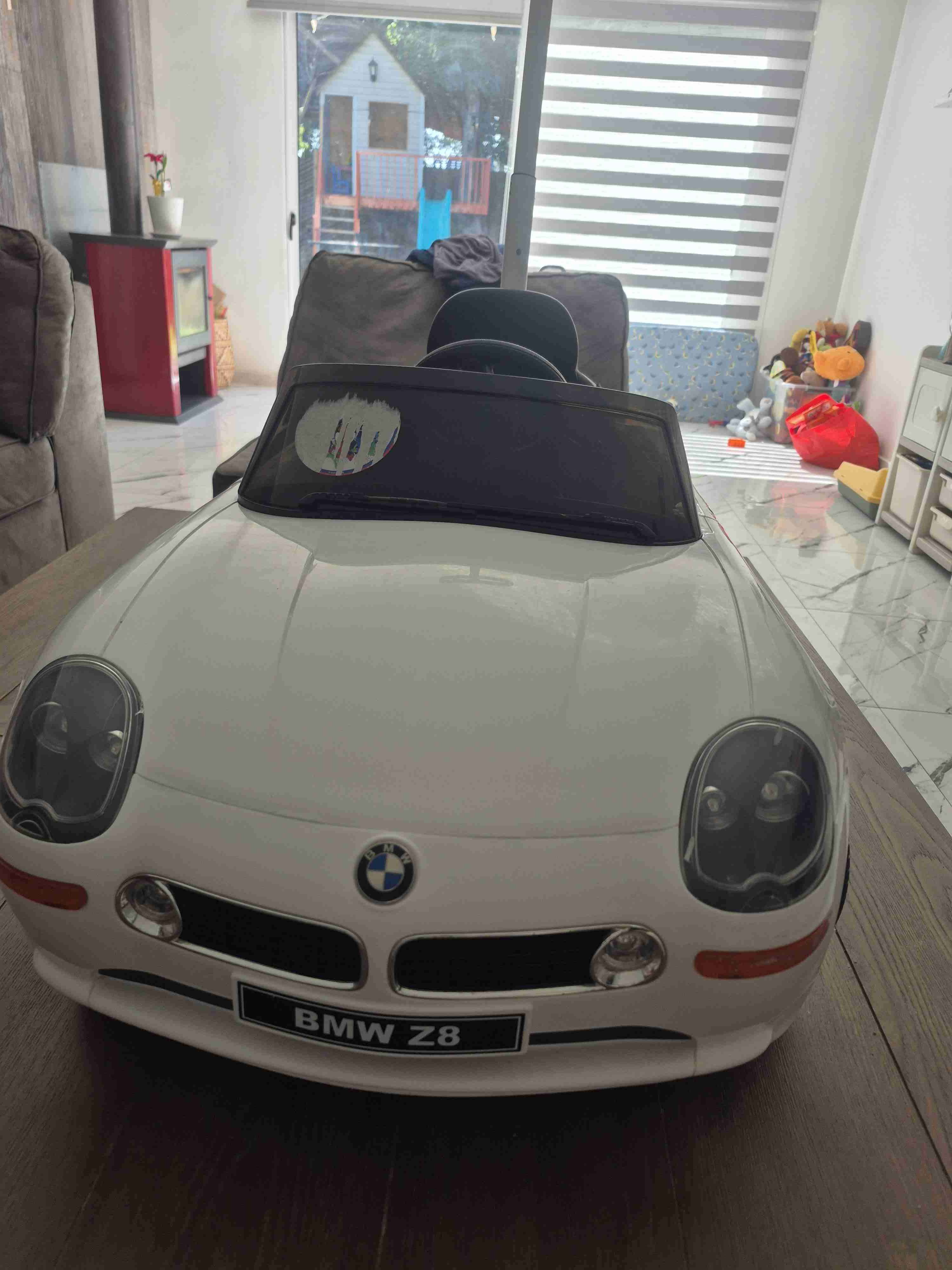Auto a batería BMW Z8 para niños - 1