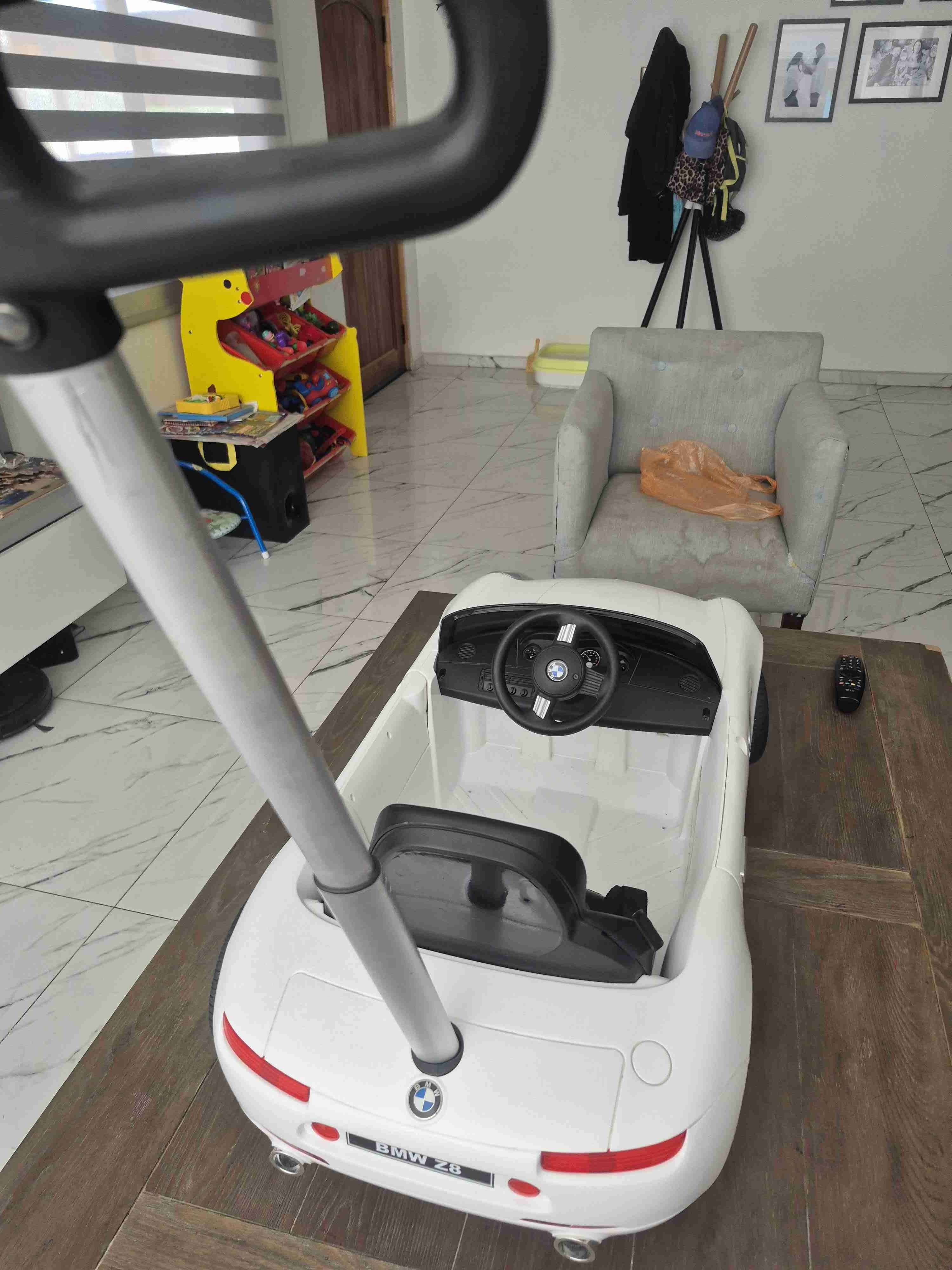 Auto a batería BMW Z8 para niños - 4