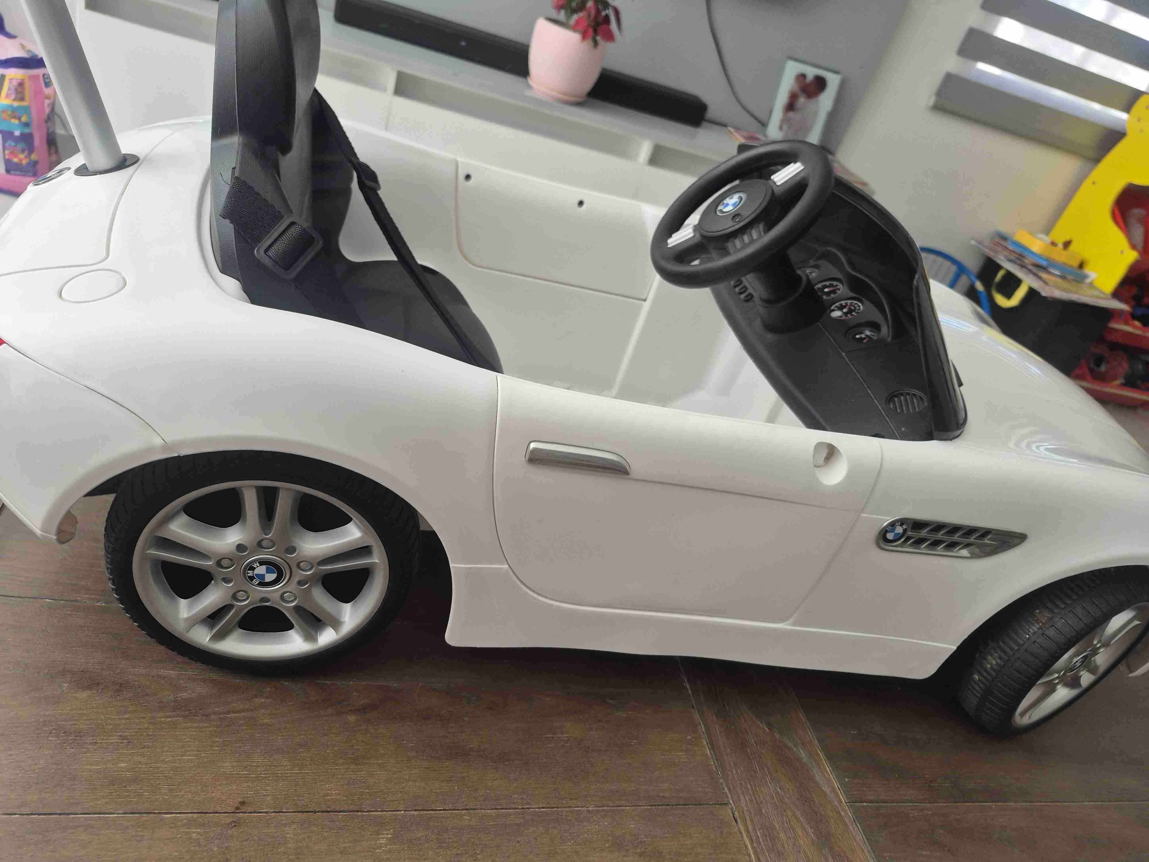 Auto a batería BMW Z8 para niños - 5
