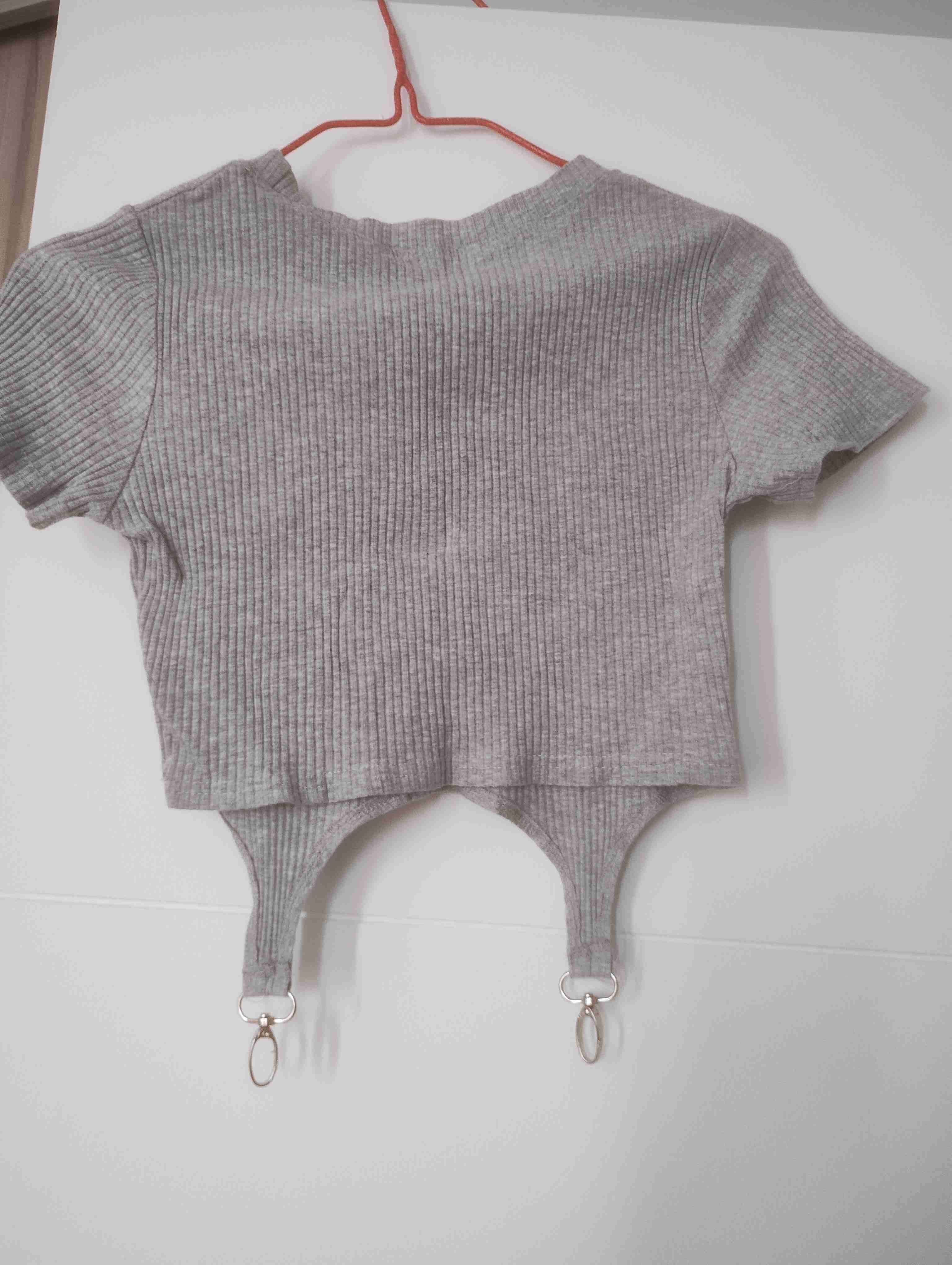 Polera corta gris con anillos - miniatura 2