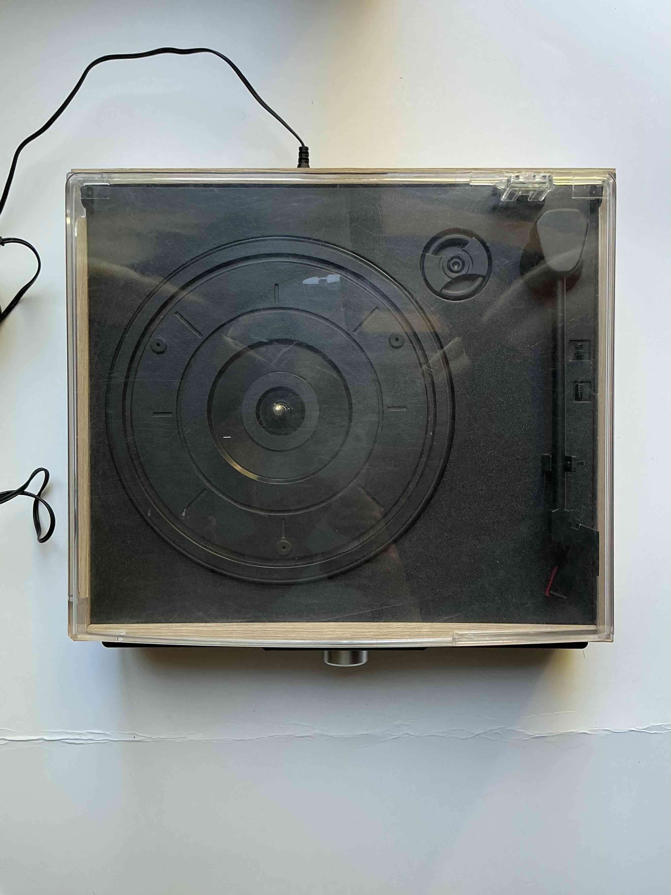 Tocadiscos estilo vintage con cubierta - miniatura 3