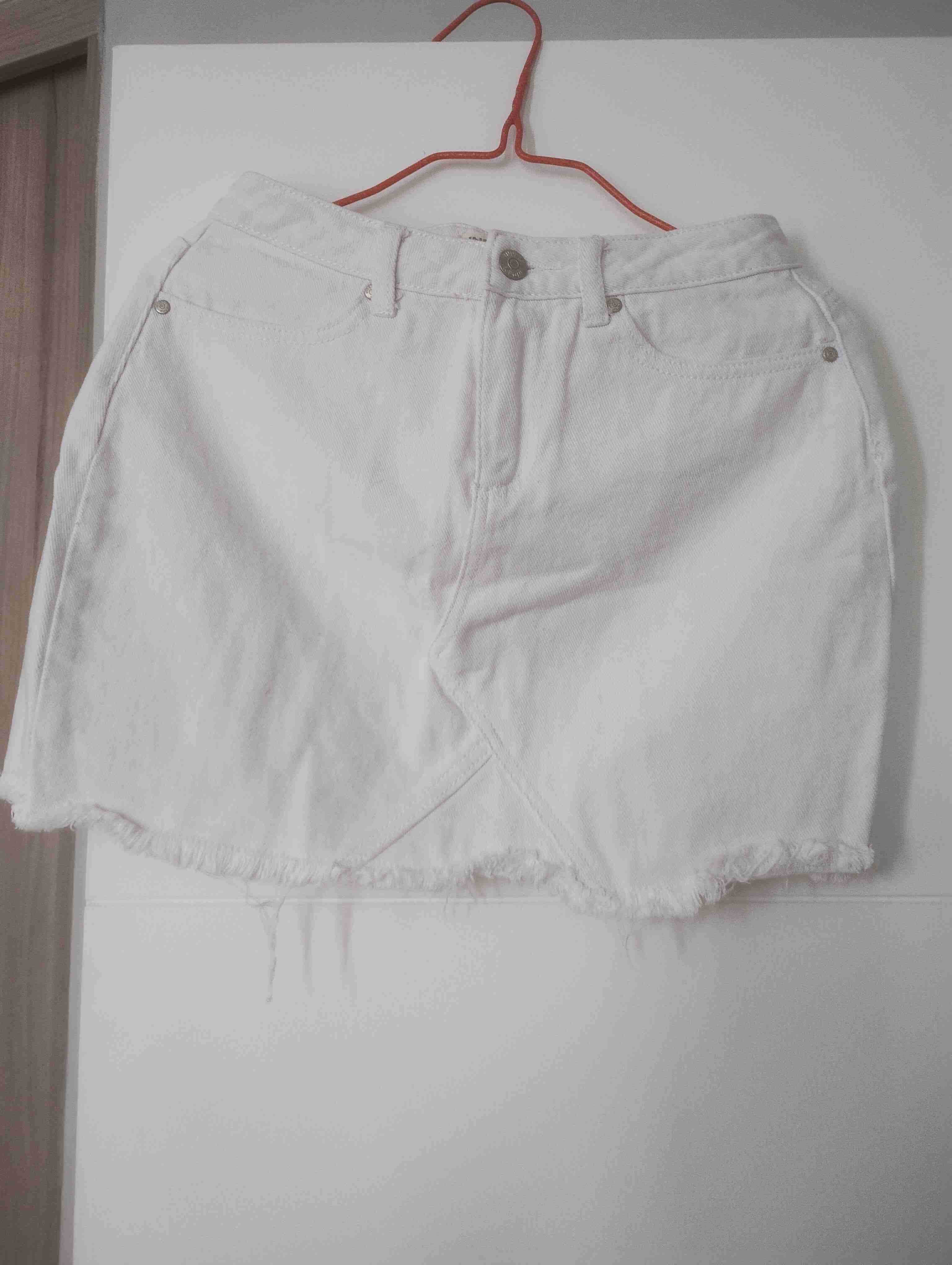 Falda blanca de mezclilla - 1