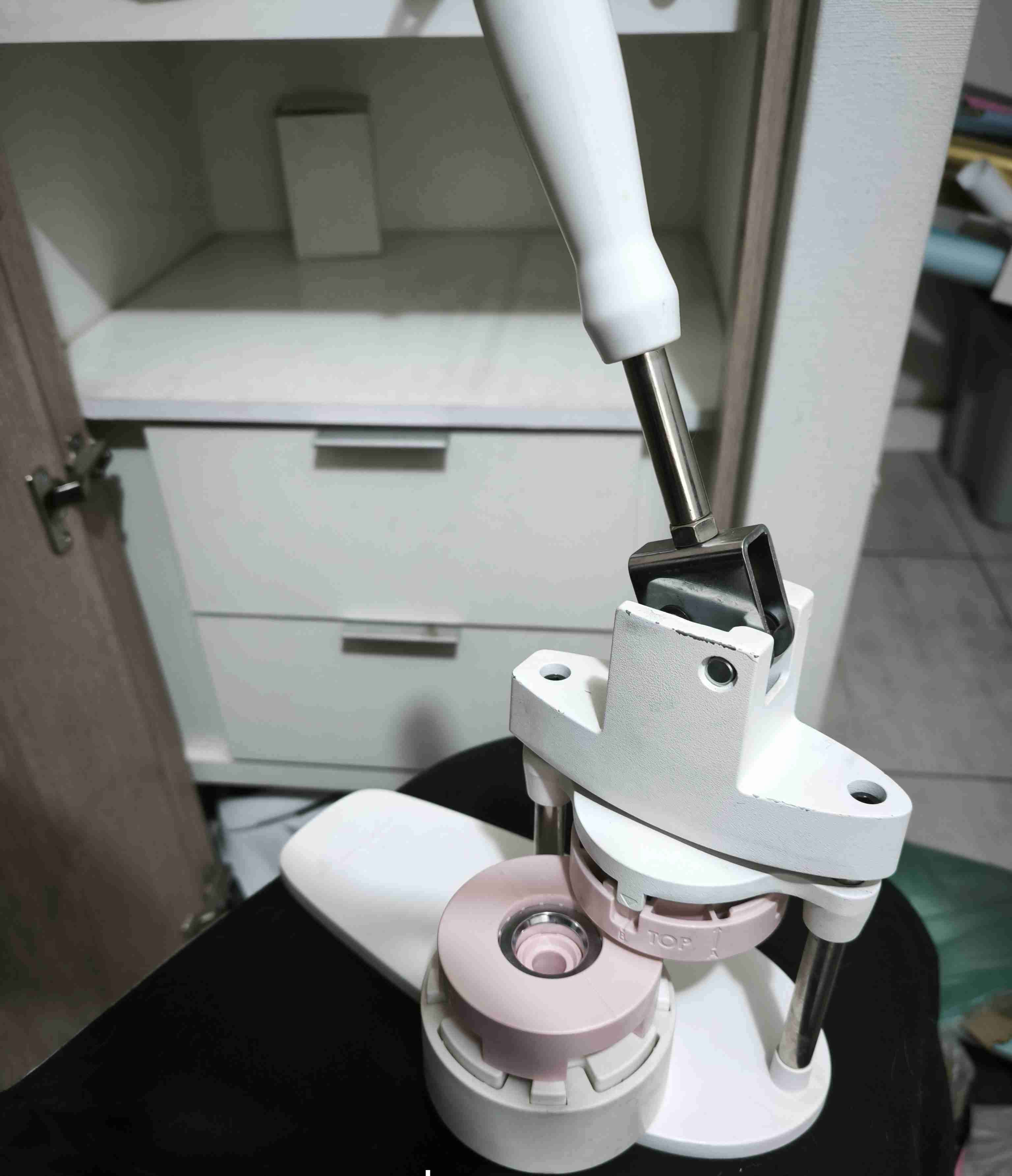 Prensa para botones con matrices - 4