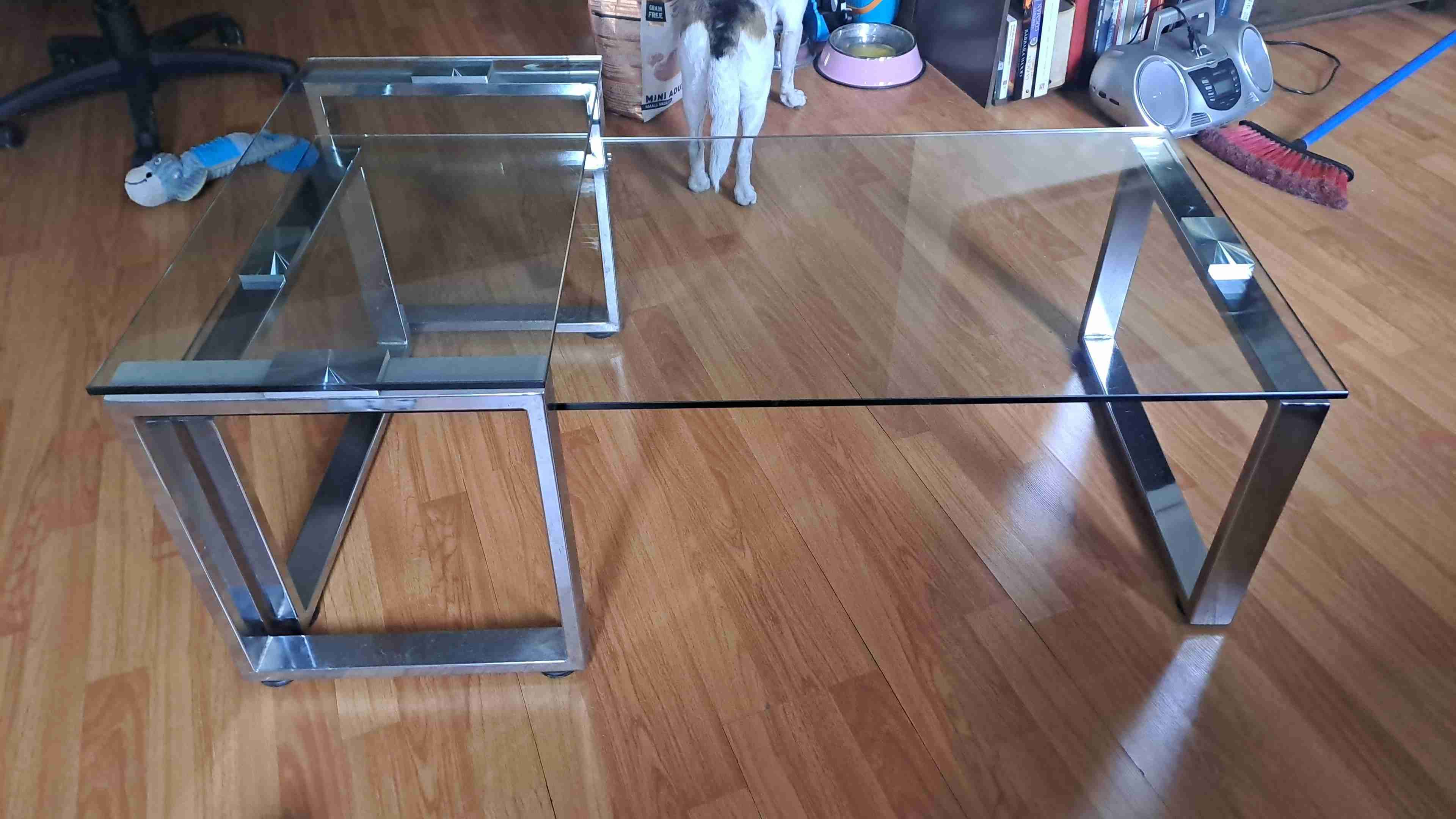 Mesa de centro de vidrio y acero - 1