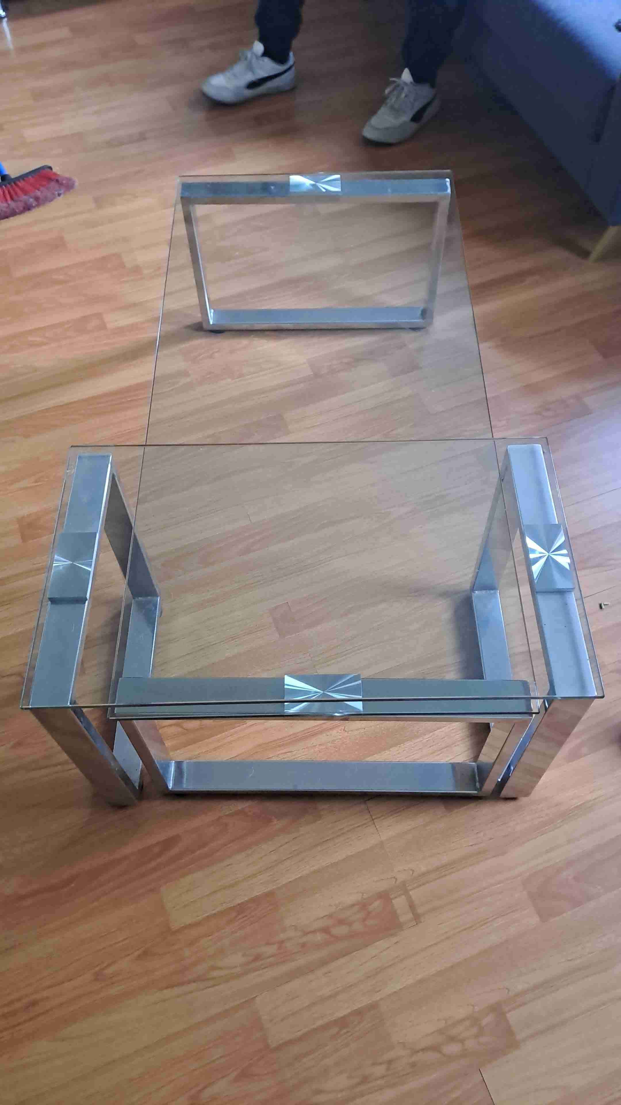 Mesa de centro de vidrio y acero - 2