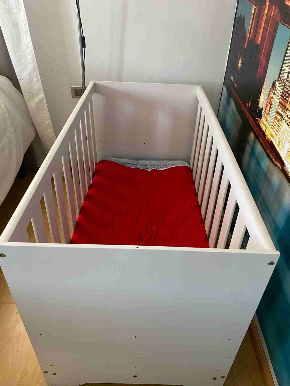 Cuna de madera blanca - miniatura 2