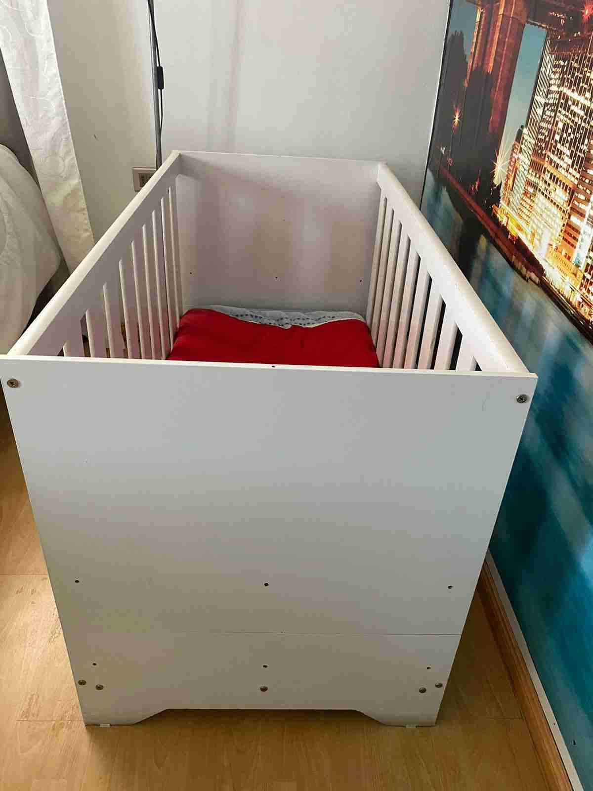 Cuna de madera blanca - miniatura 3