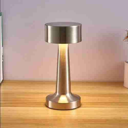 Lámpara de mesa metálica moderna - miniatura 3