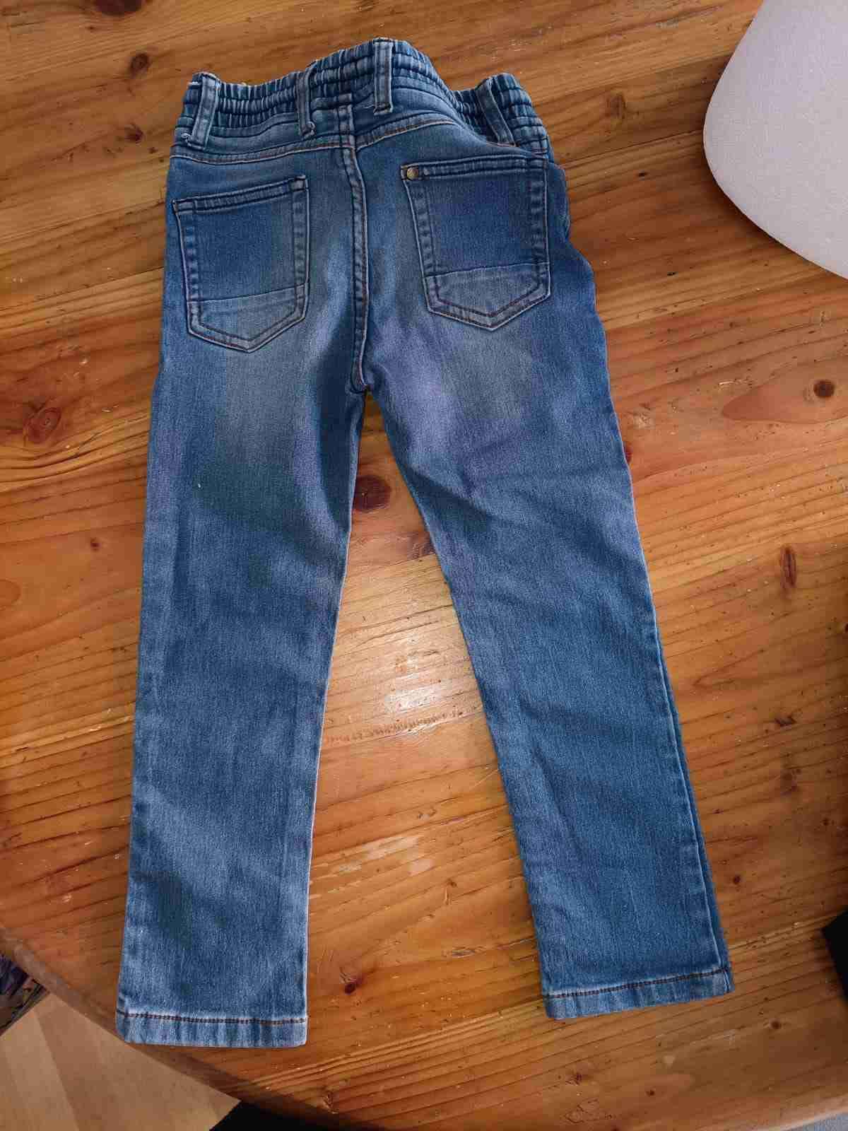 Jeans azules de niño. Talla 6 - 2
