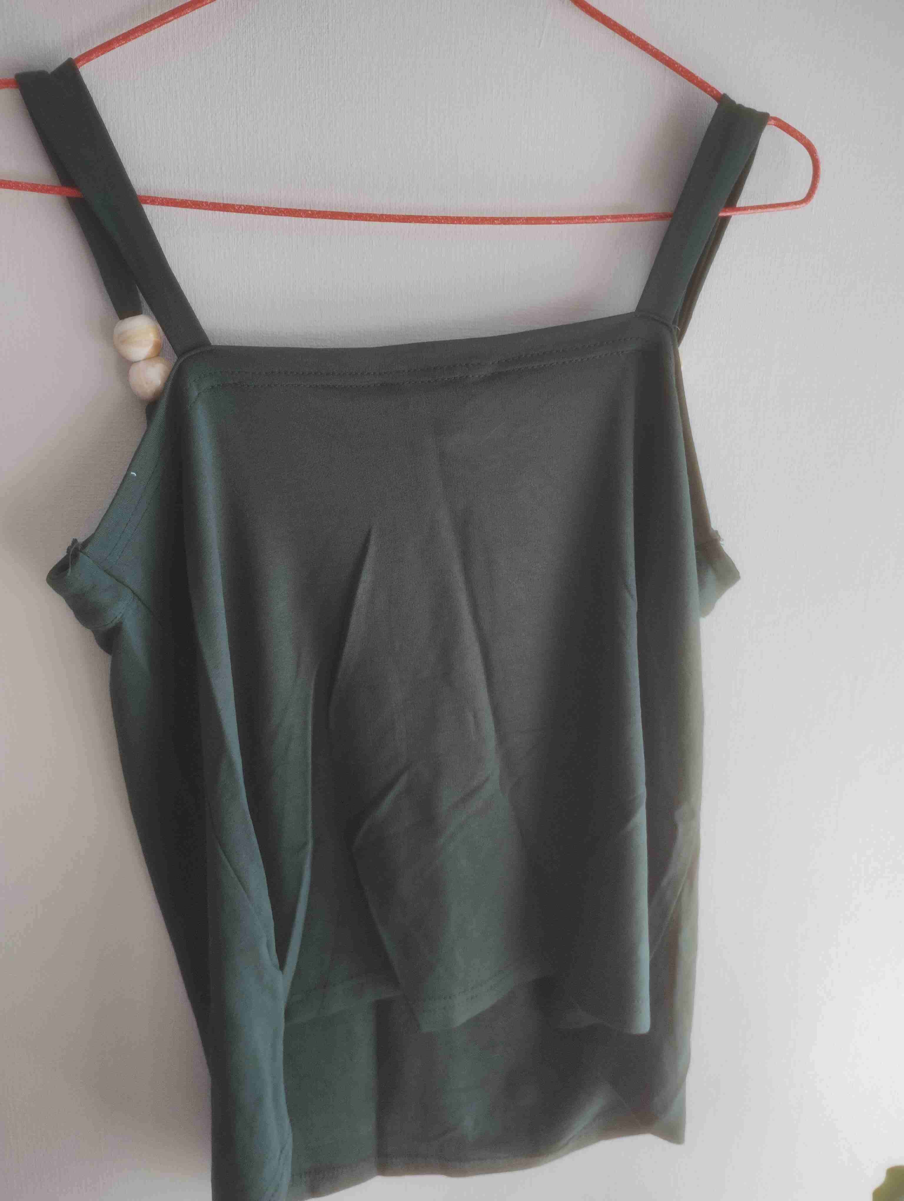 Polera verde con tirantes decorativos - miniatura 2