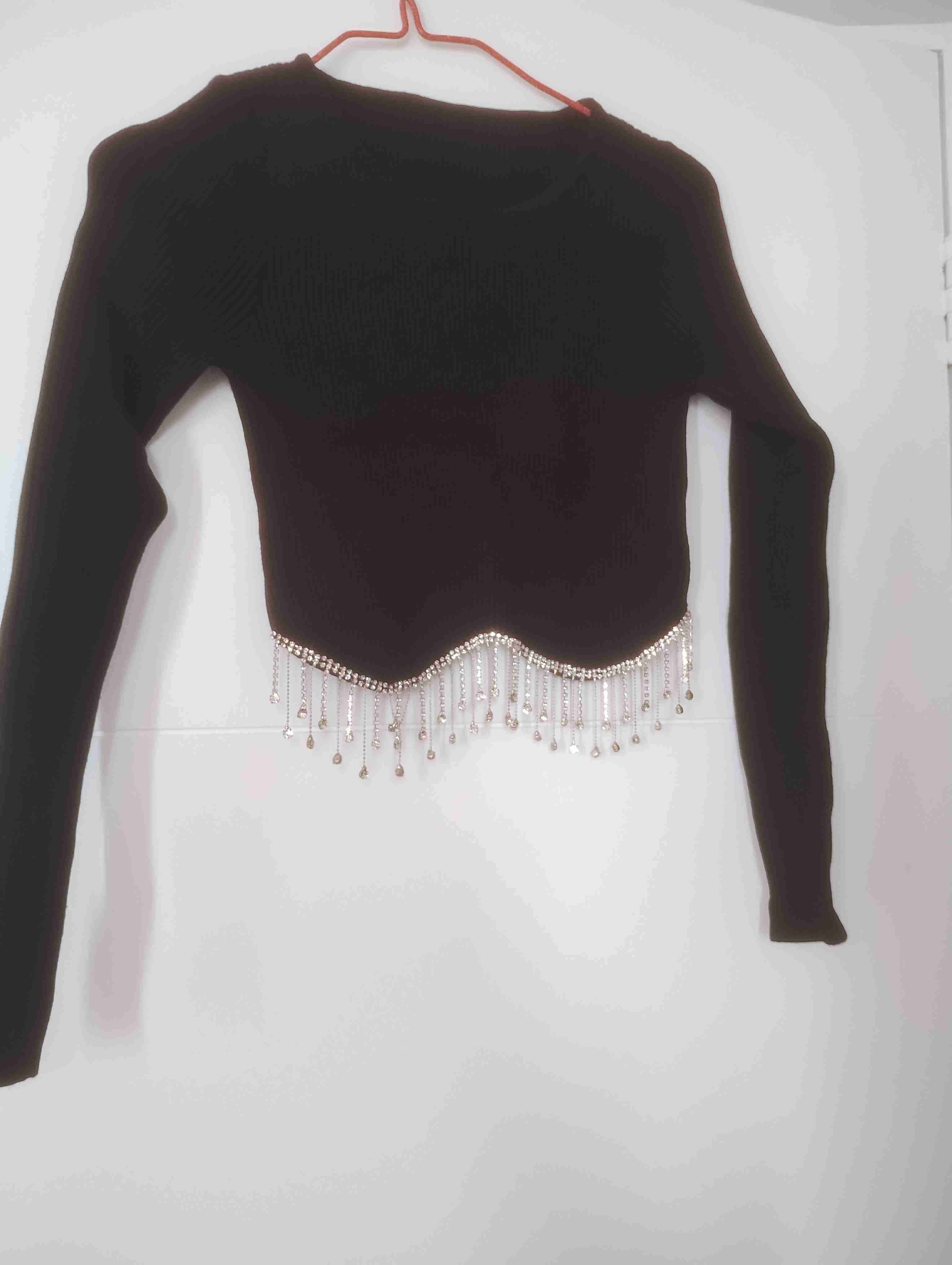 Suéter negro con flecos brillantes - 2