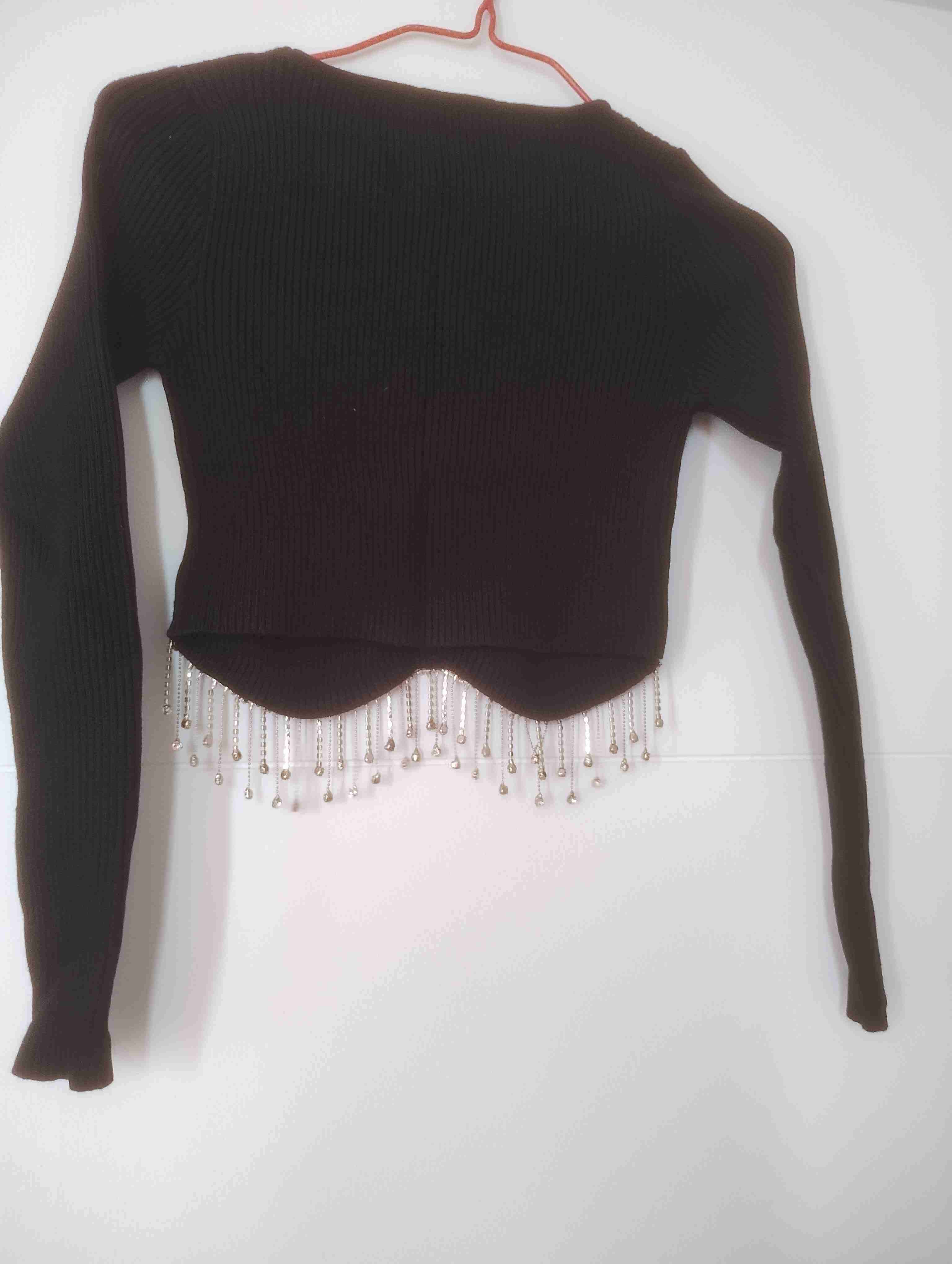 Suéter negro con flecos brillantes - 3