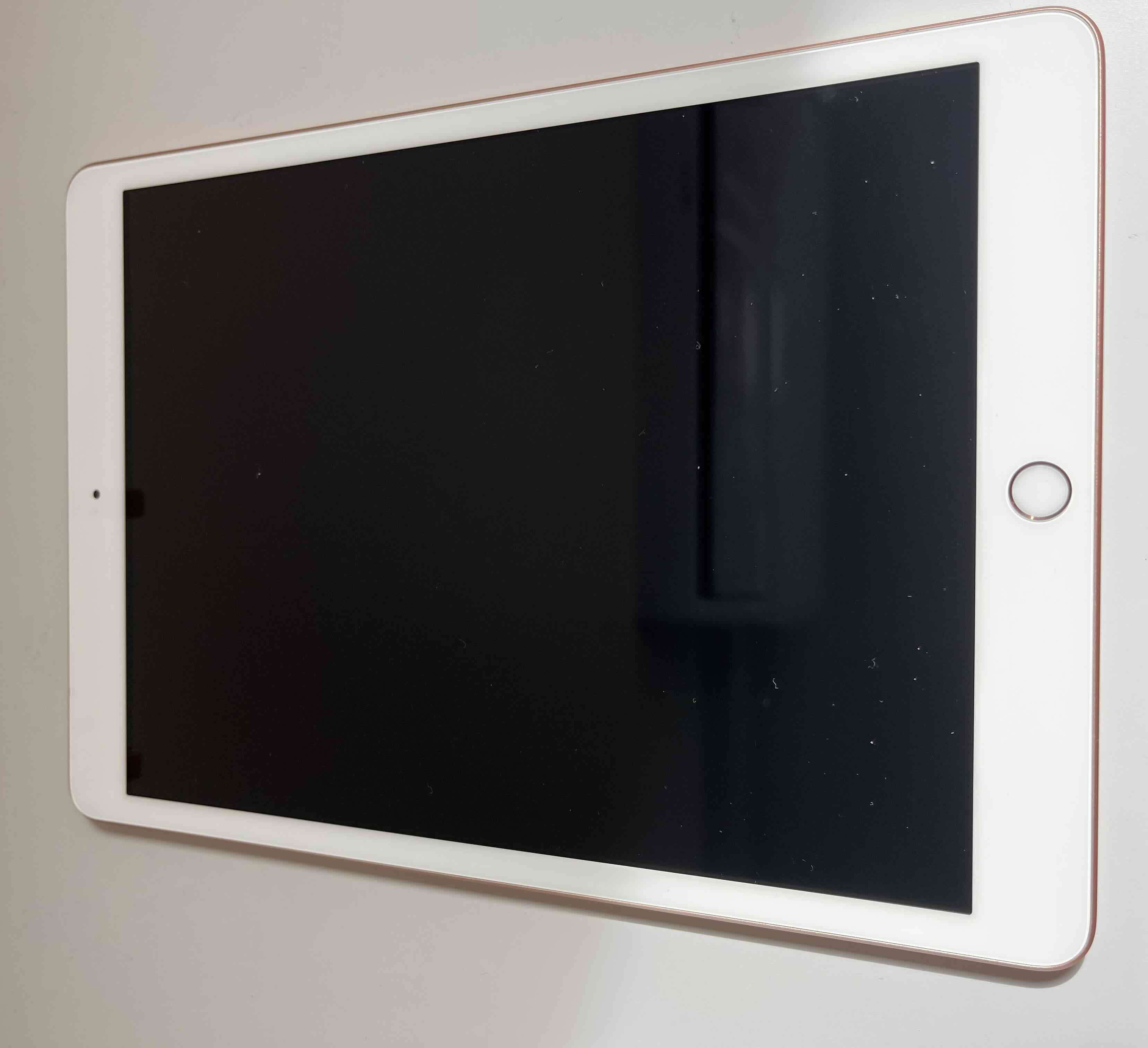 Ipad 8va generación 32gb color gold - miniatura 1