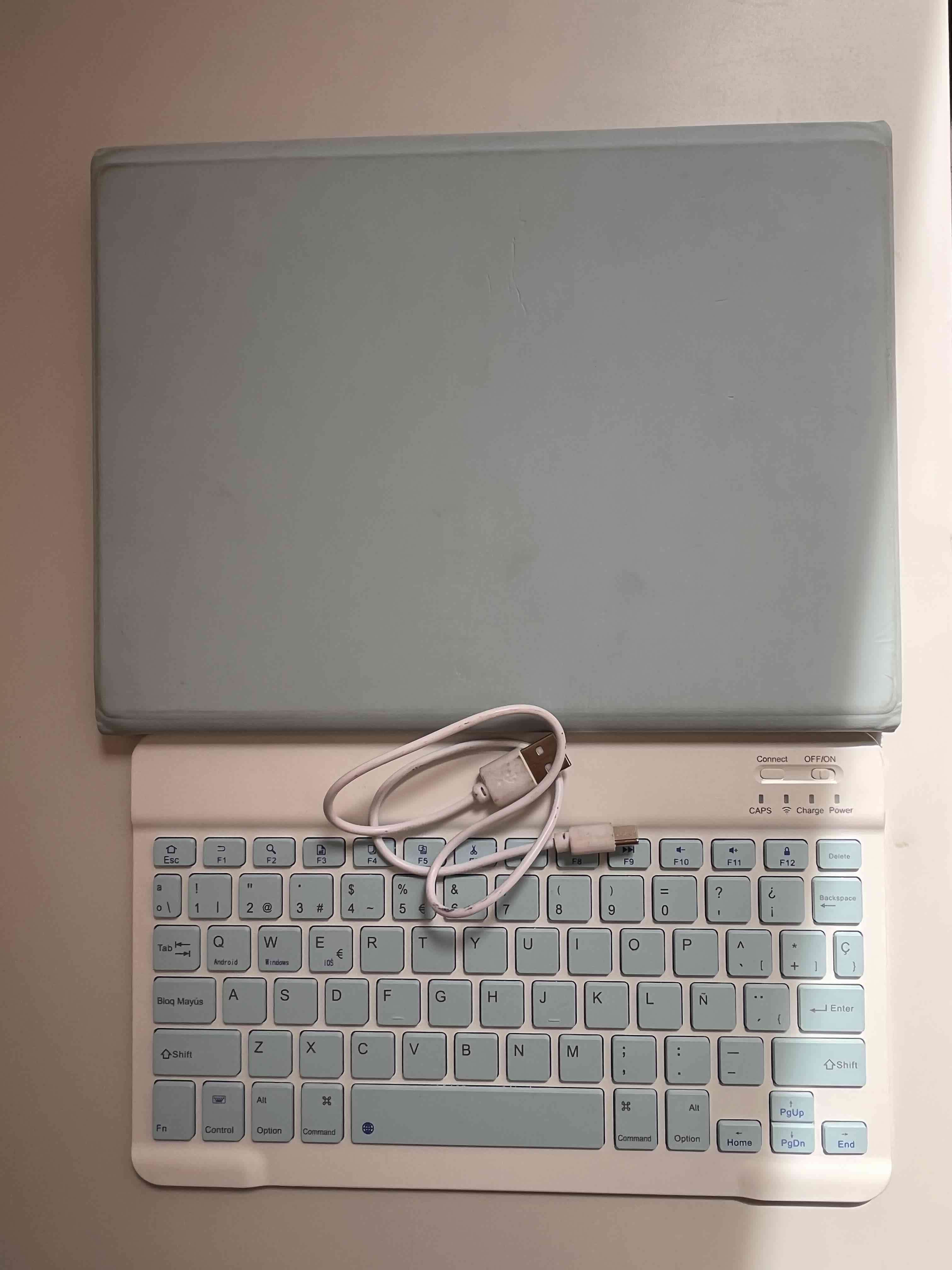 Ipad 8va generación 32gb color gold - miniatura 4