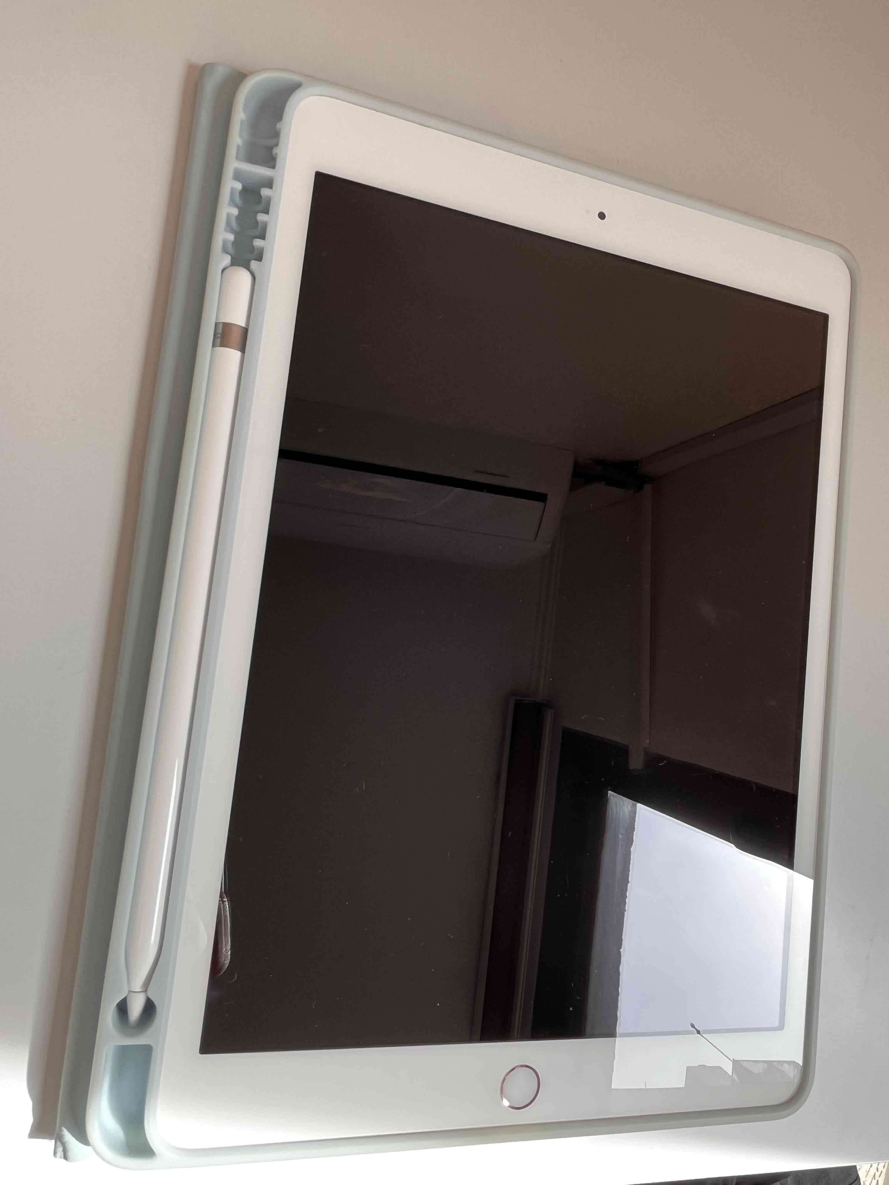 Ipad 8va generación 32gb color gold - miniatura 5