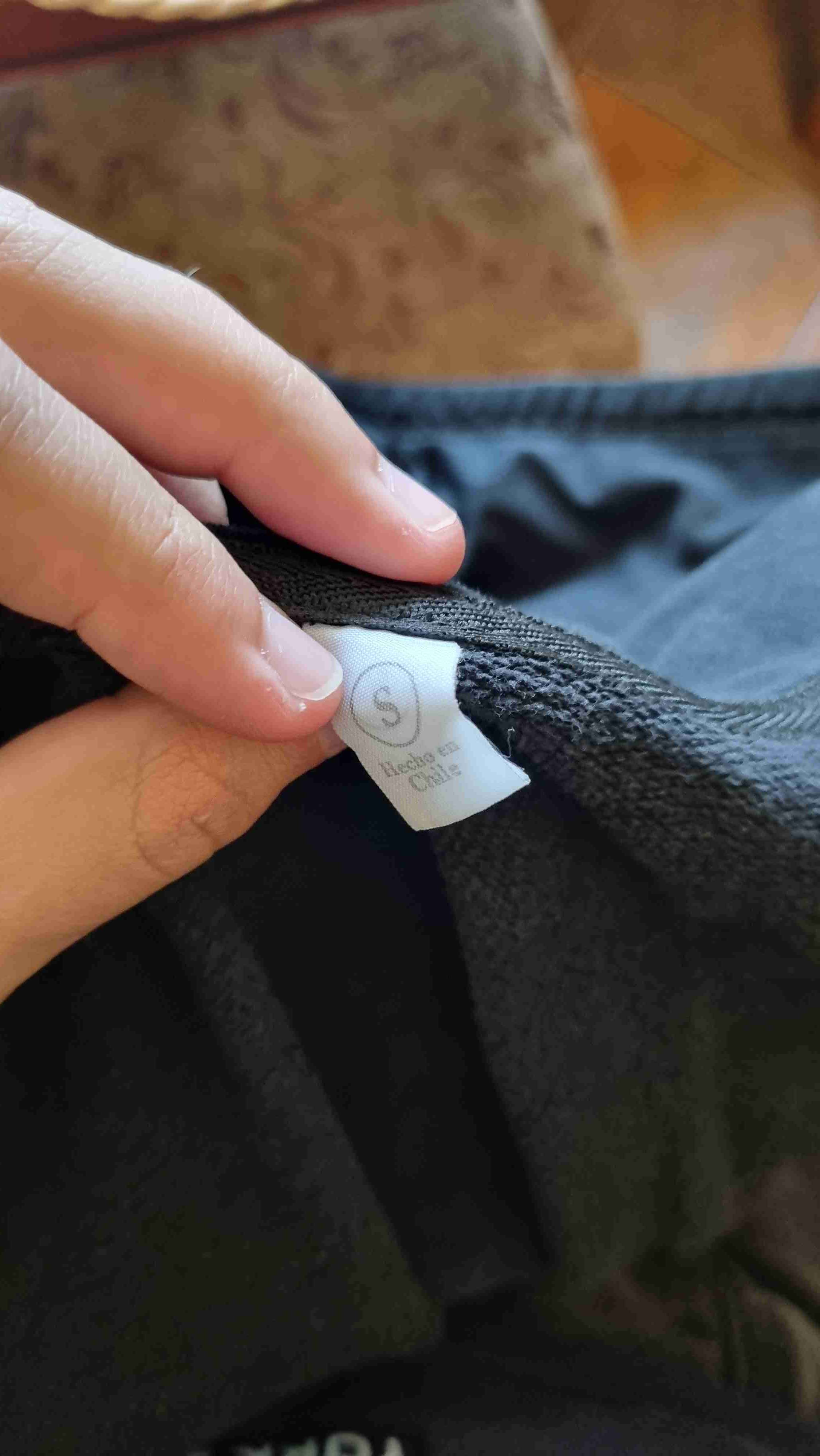 Polerón INMORTAL negro con capucha y cruz roja - miniatura 3