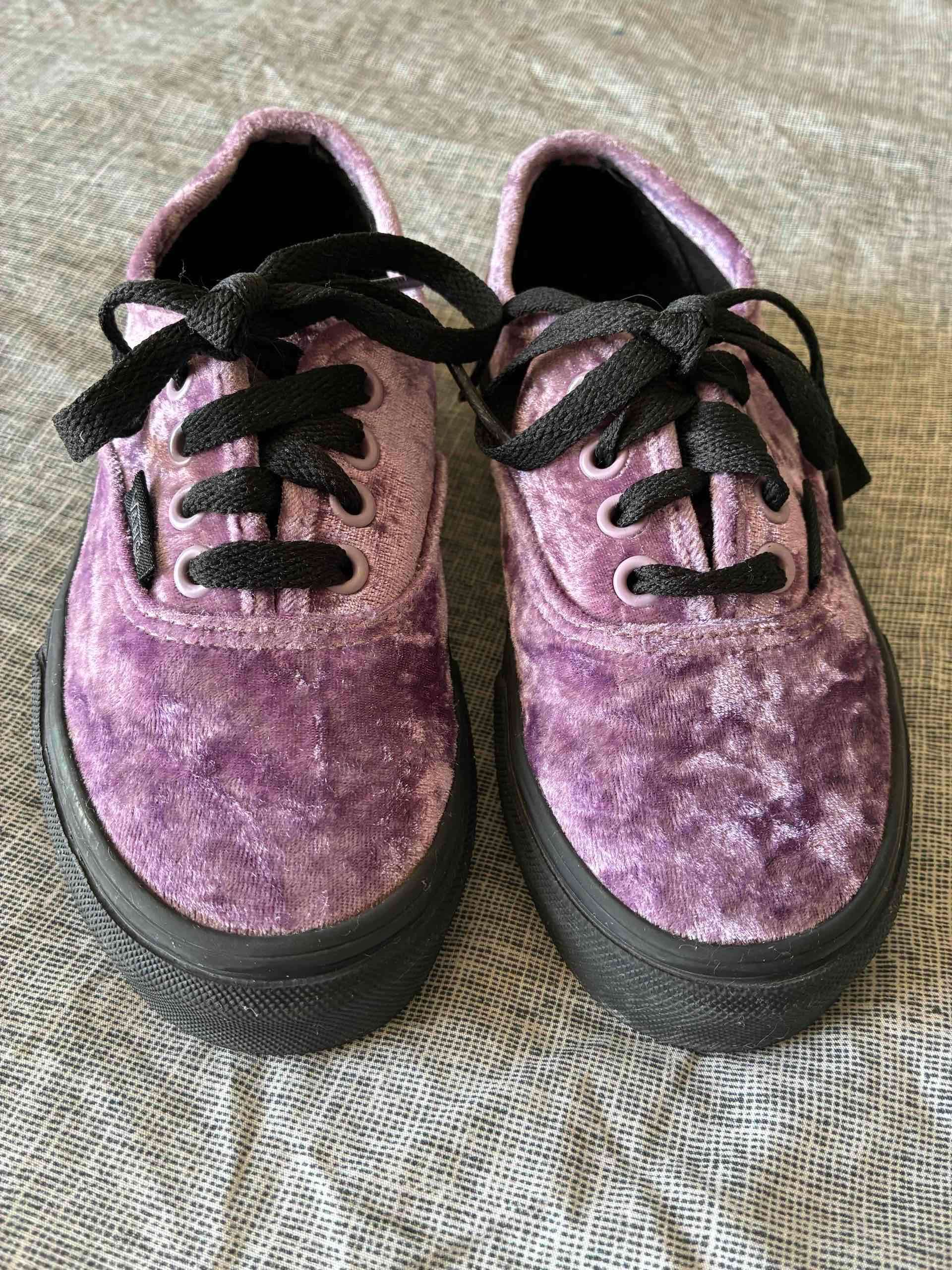 Zapatillas moradas de terciopelo - miniatura 3