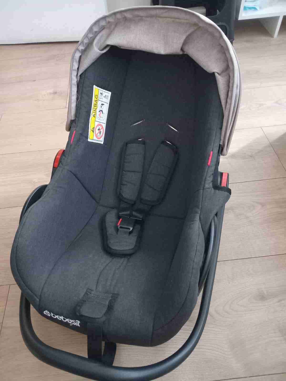 Silla de auto para bebé con base - miniatura 5