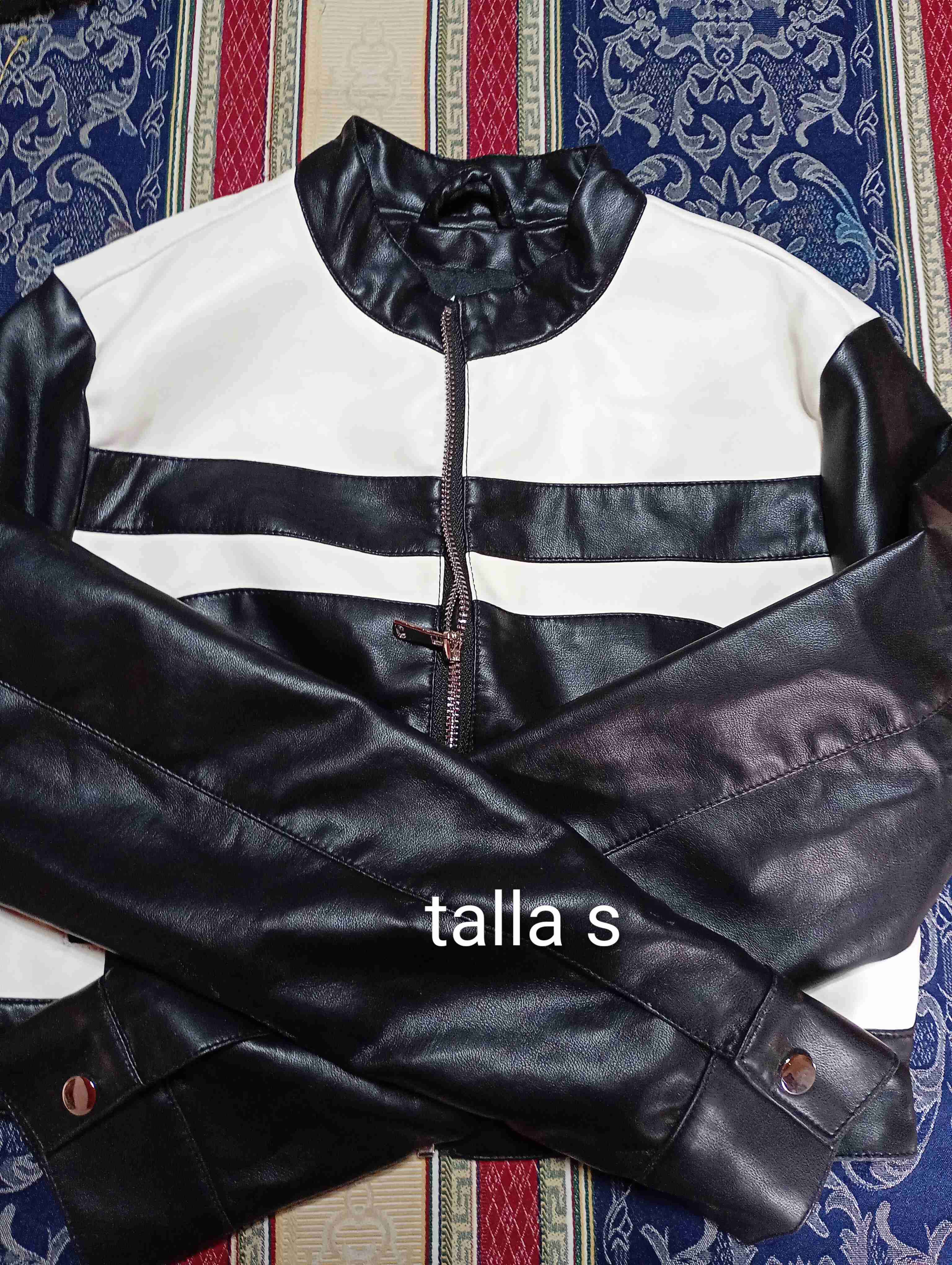 Conjunto de eco cuero negro y blanco - miniatura 2