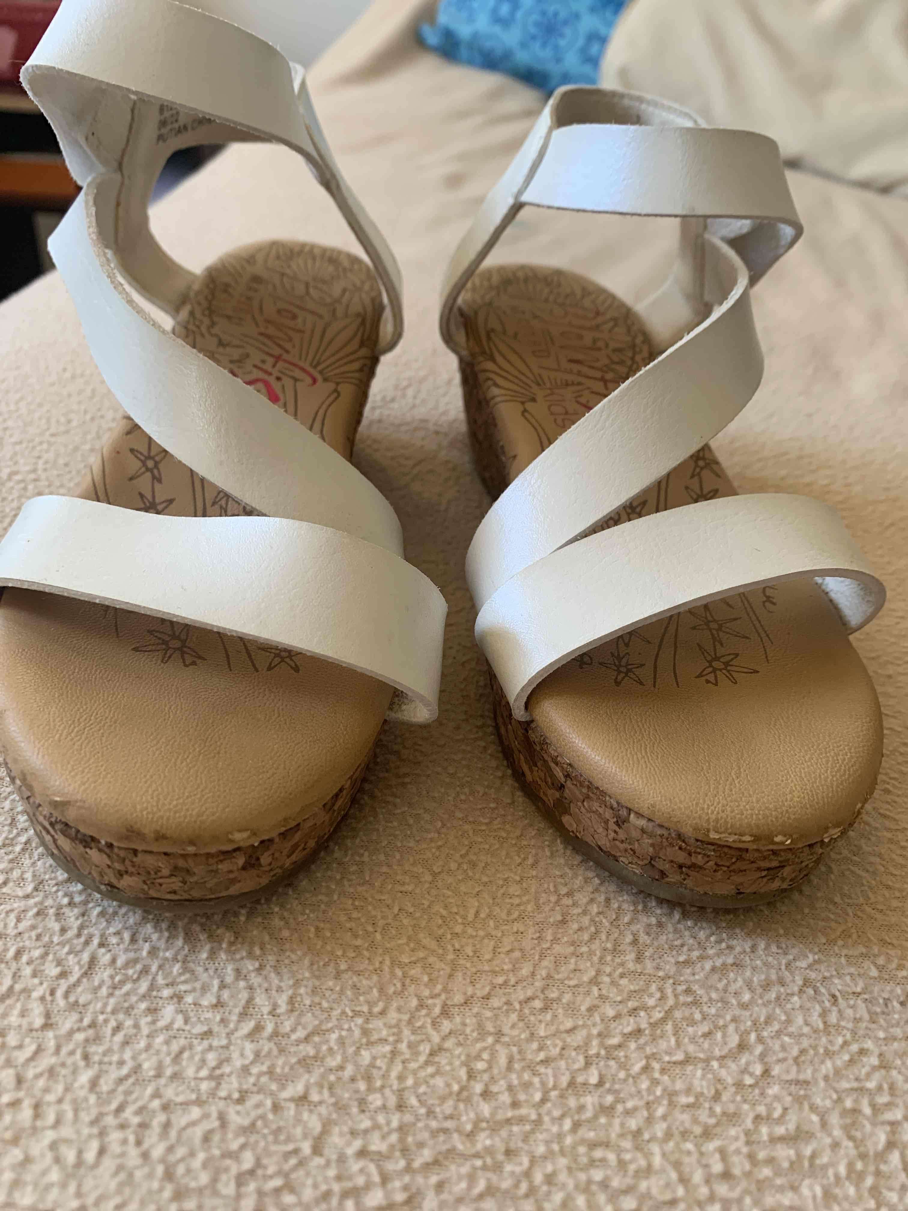 Sandalias blancas de niña talla 22 con taco - miniatura 3