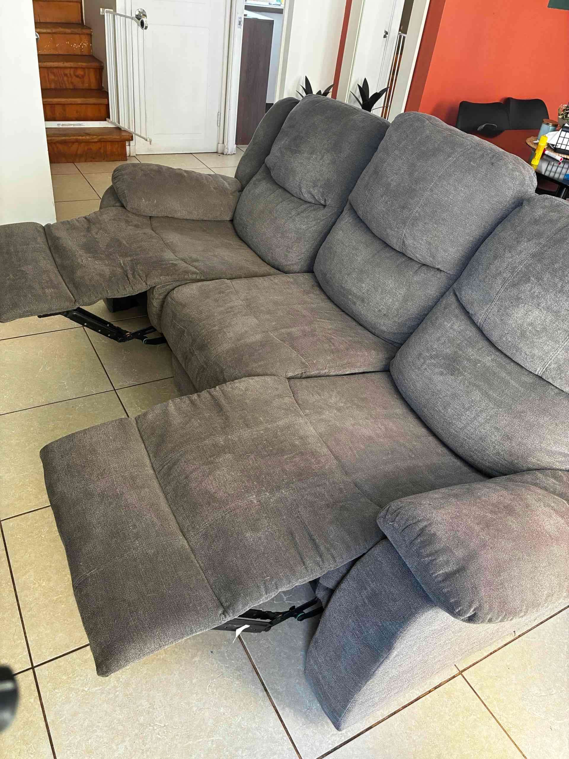 Sofá reclinable gris - miniatura 3