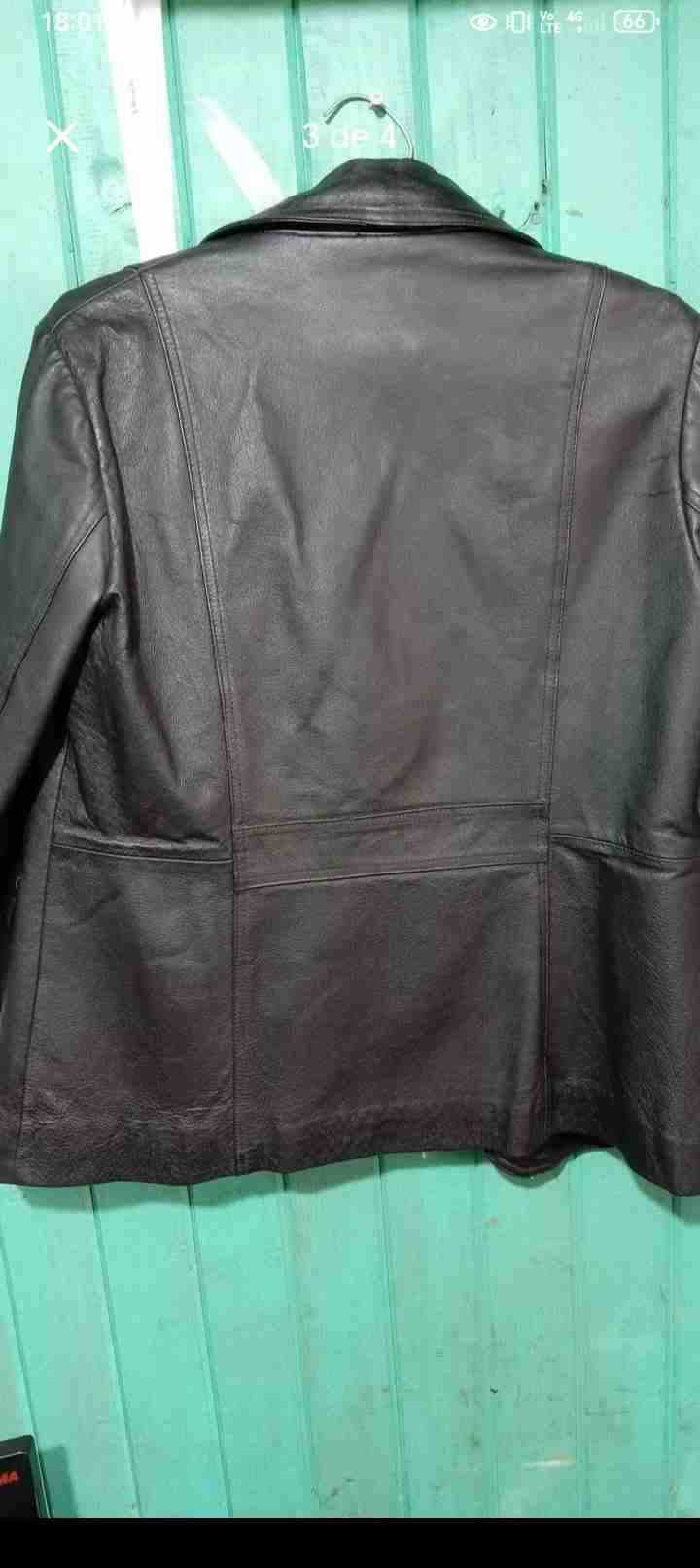 Chaqueta de cuero negra elegante - miniatura 3