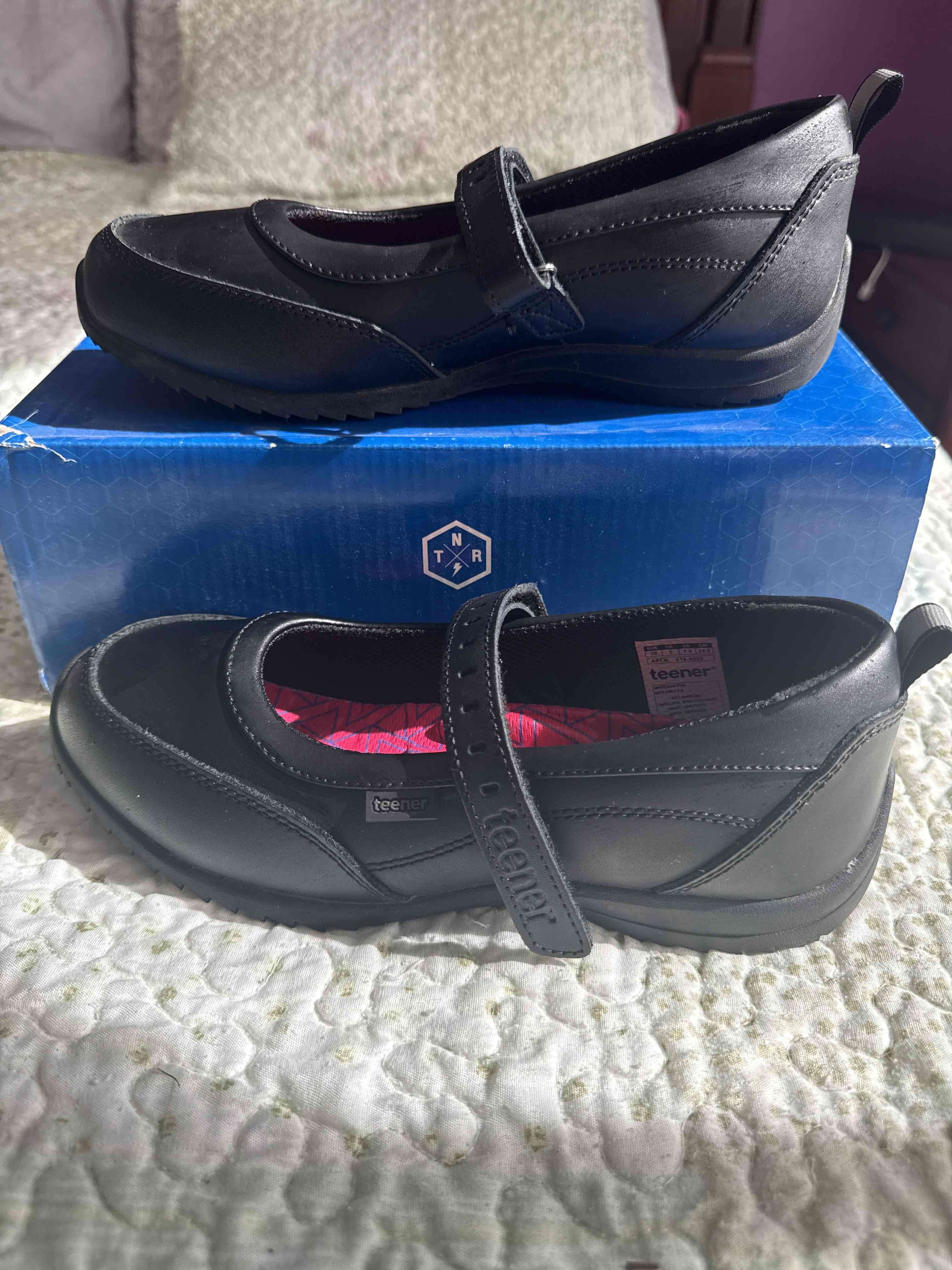 Zapatos negros de niña - 2