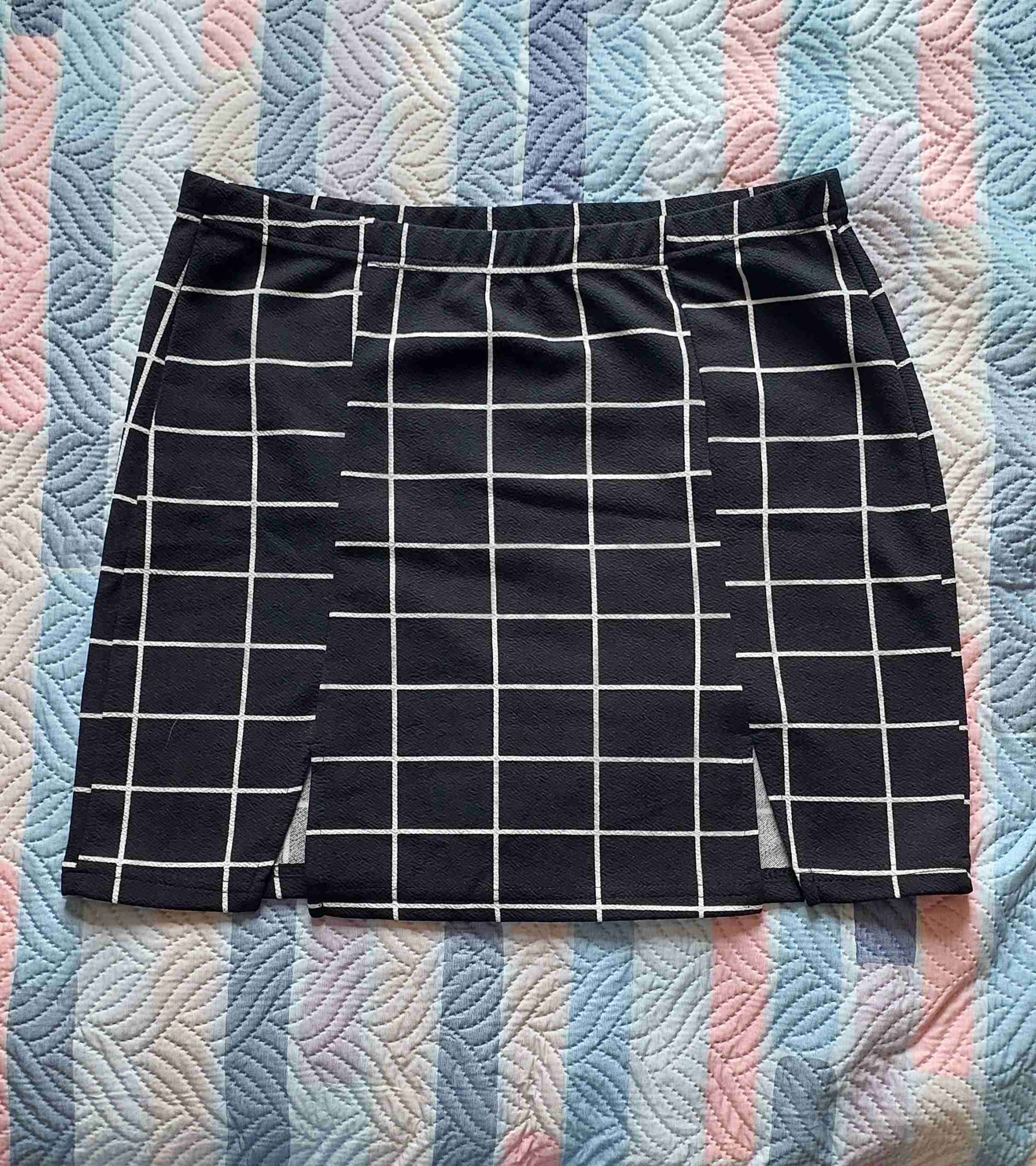 Falda shein corta negra a cuadros M - miniatura 3