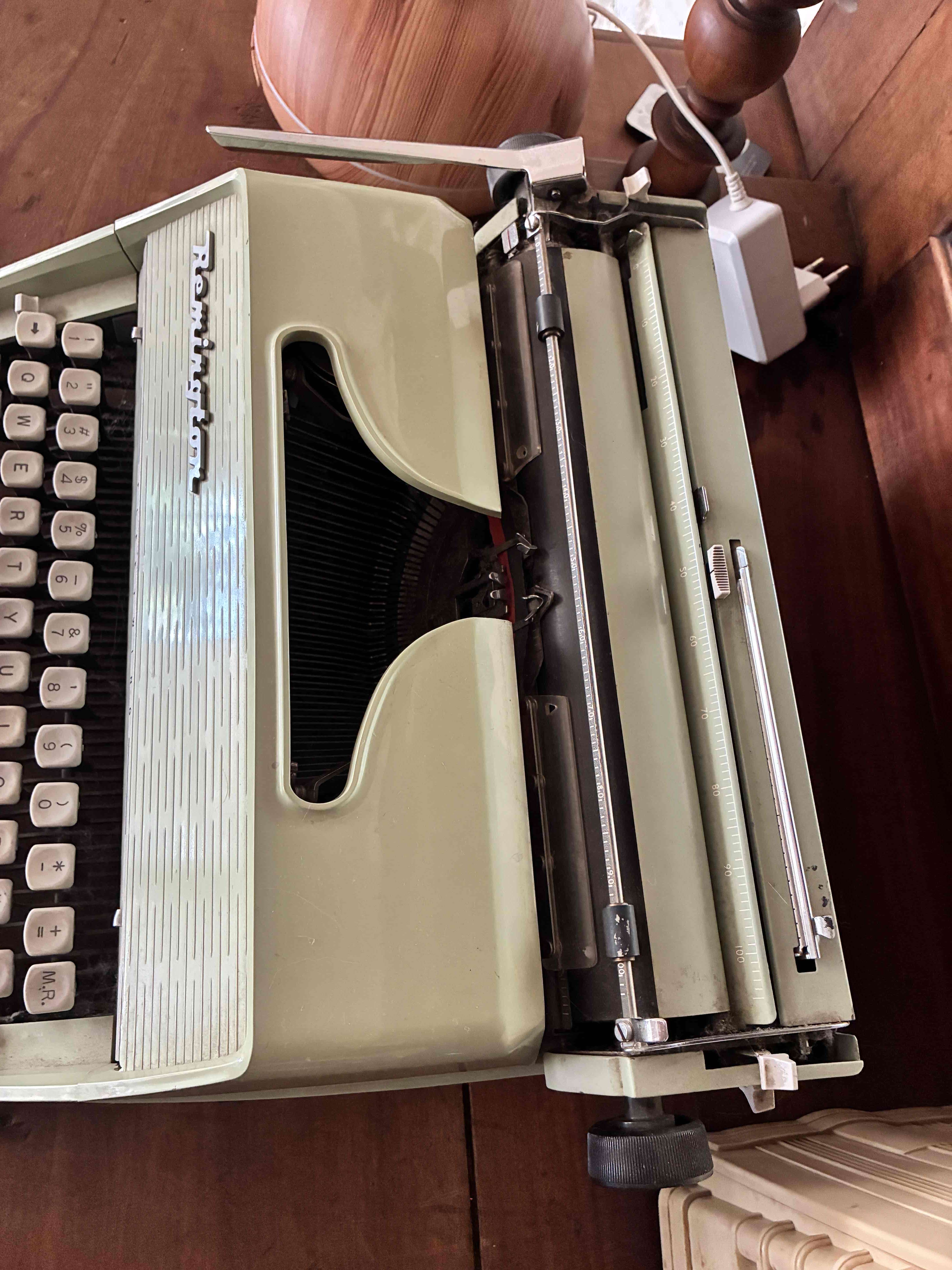 Máquina de escribir Remington vintage - 3