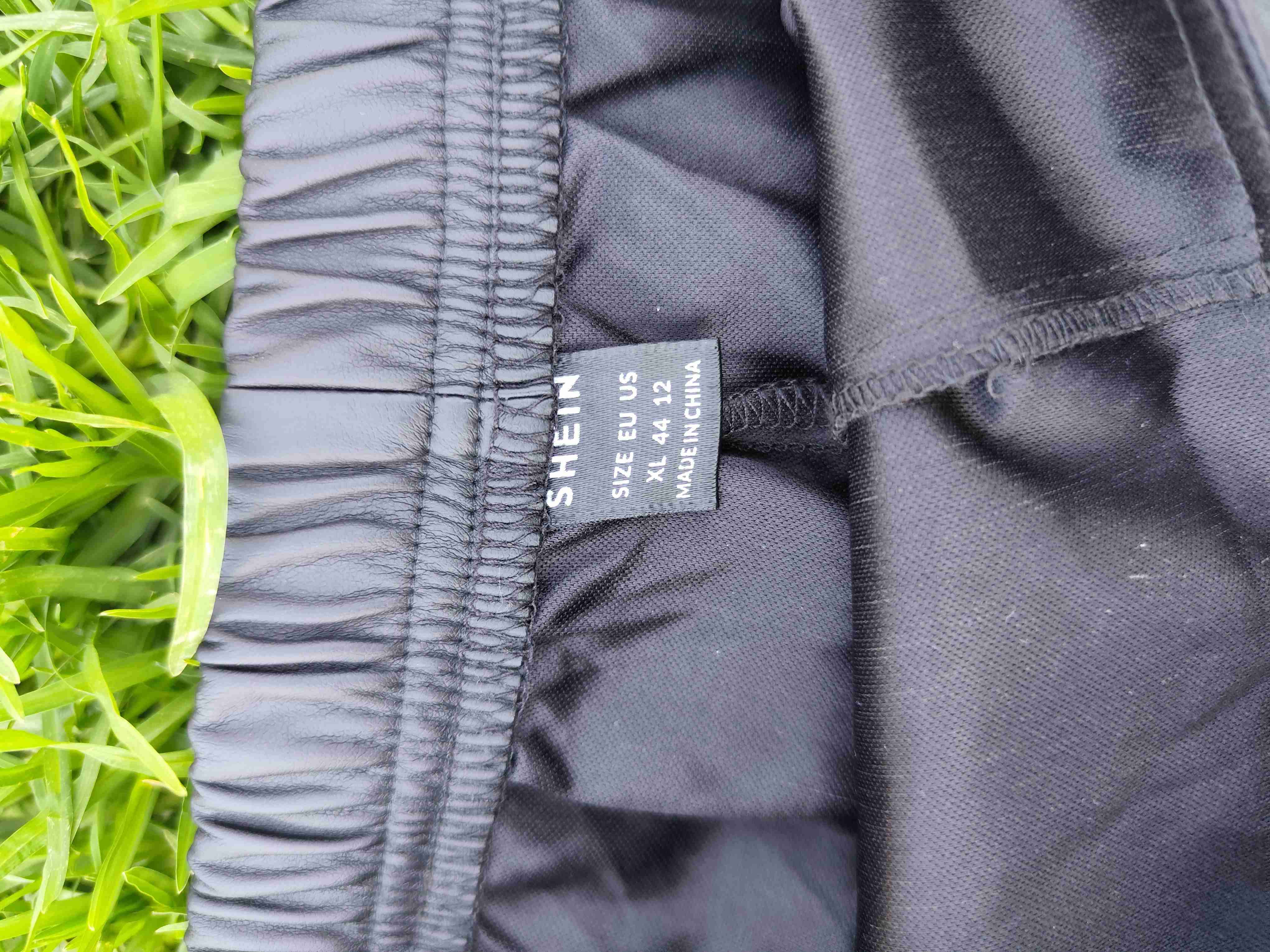 Mini falda short negra con cierre - 2