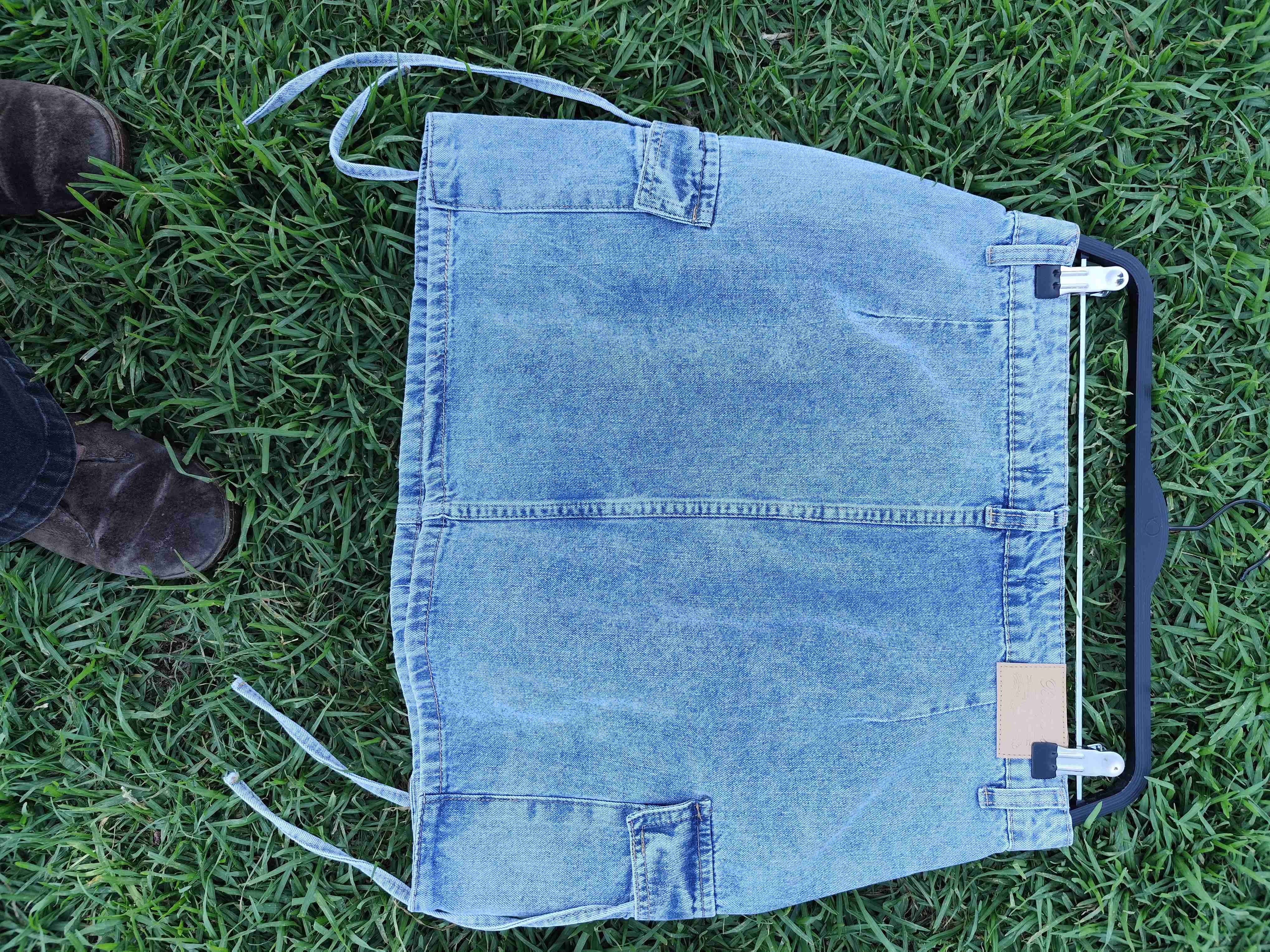 Falda de mezclilla azul cargo - miniatura 2