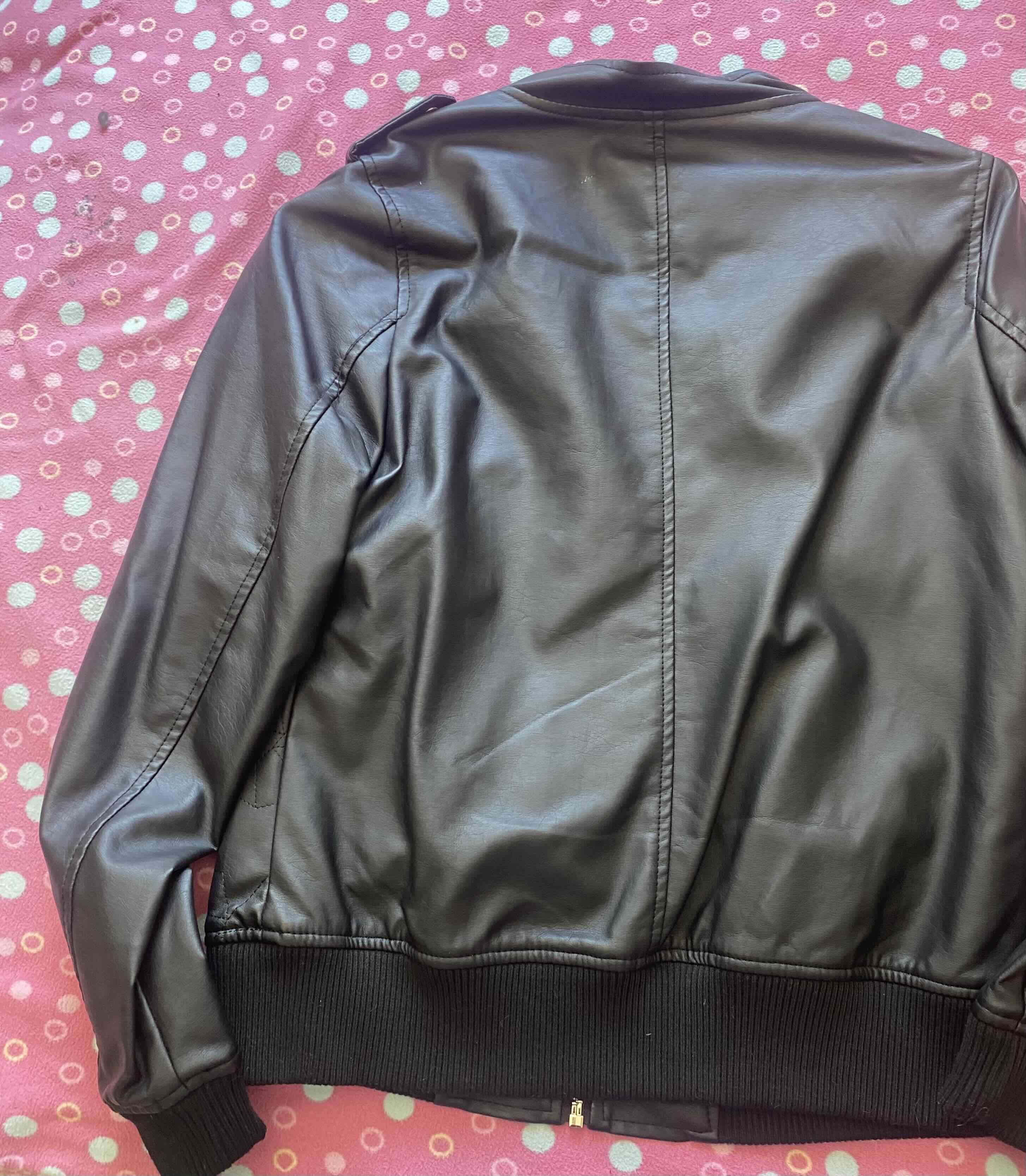 Chaqueta negra de cuero sintético - miniatura 2